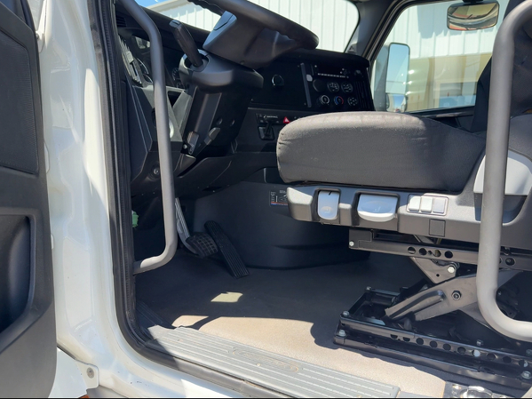 FREIGHTLINER CASCADIA 126SLP 2024