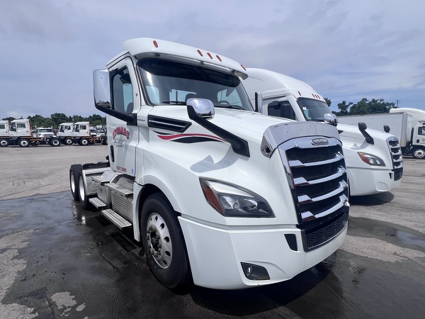 FREIGHTLINER CASCADIA 126DC 2023
