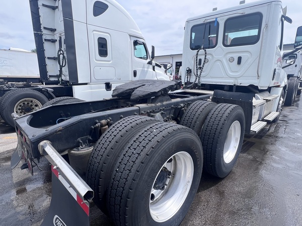 FREIGHTLINER CASCADIA 126DC 2023