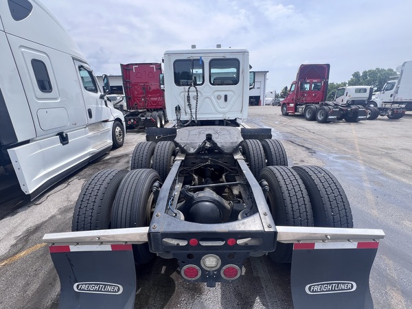 FREIGHTLINER CASCADIA 126DC 2023