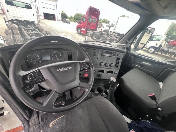 FREIGHTLINER CASCADIA 126DC 2023