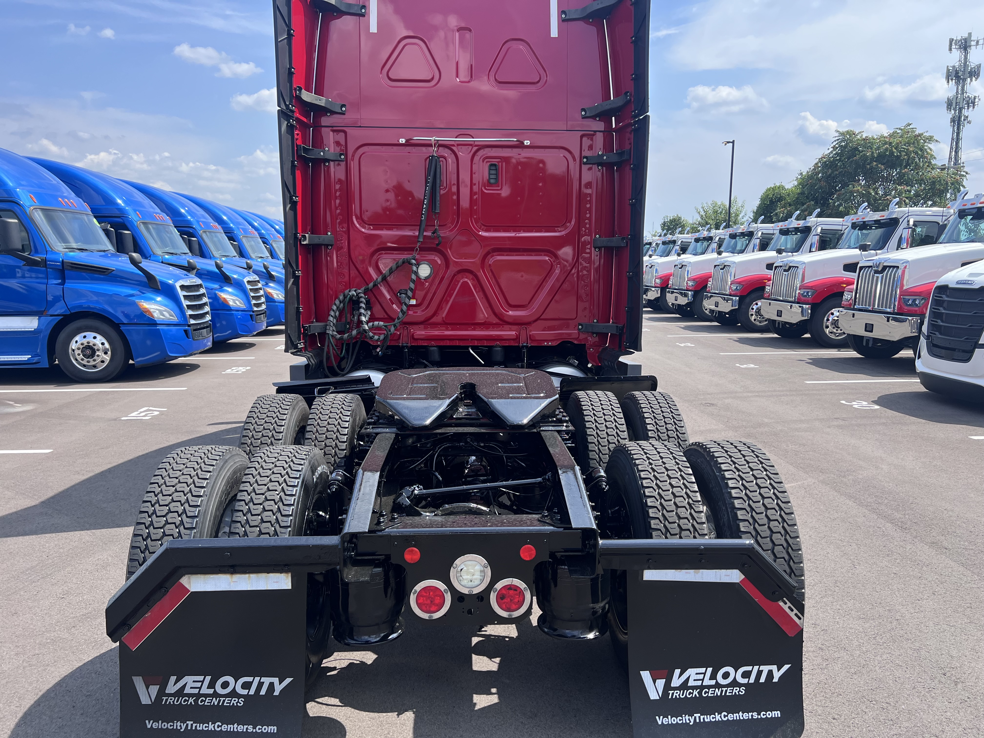 2020 FREIGHTLINER CASCADIA 126SLP - image 4