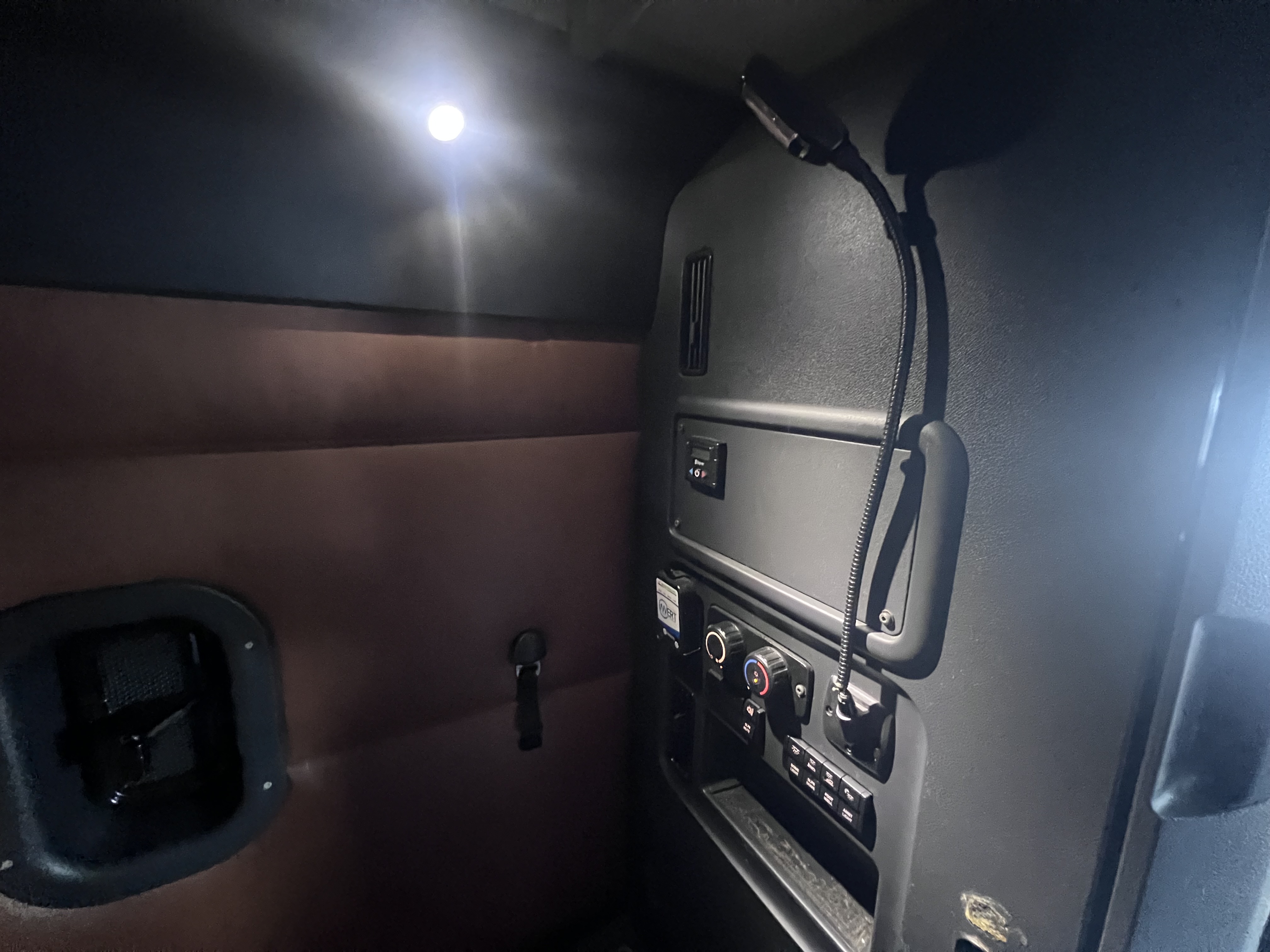 2020 FREIGHTLINER CASCADIA 126SLP - image 13