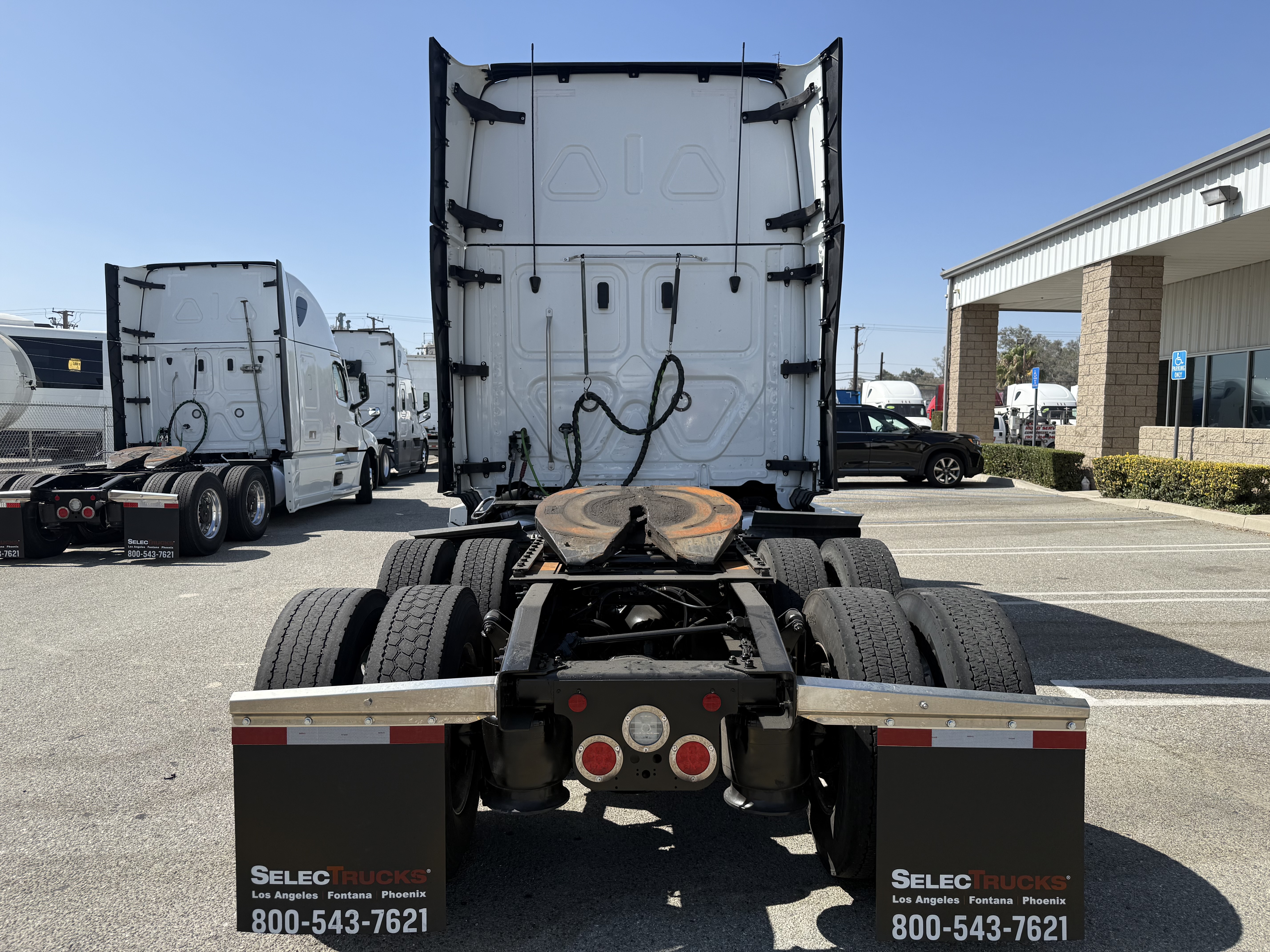 2023 FREIGHTLINER CASCADIA 126SLP - image 5