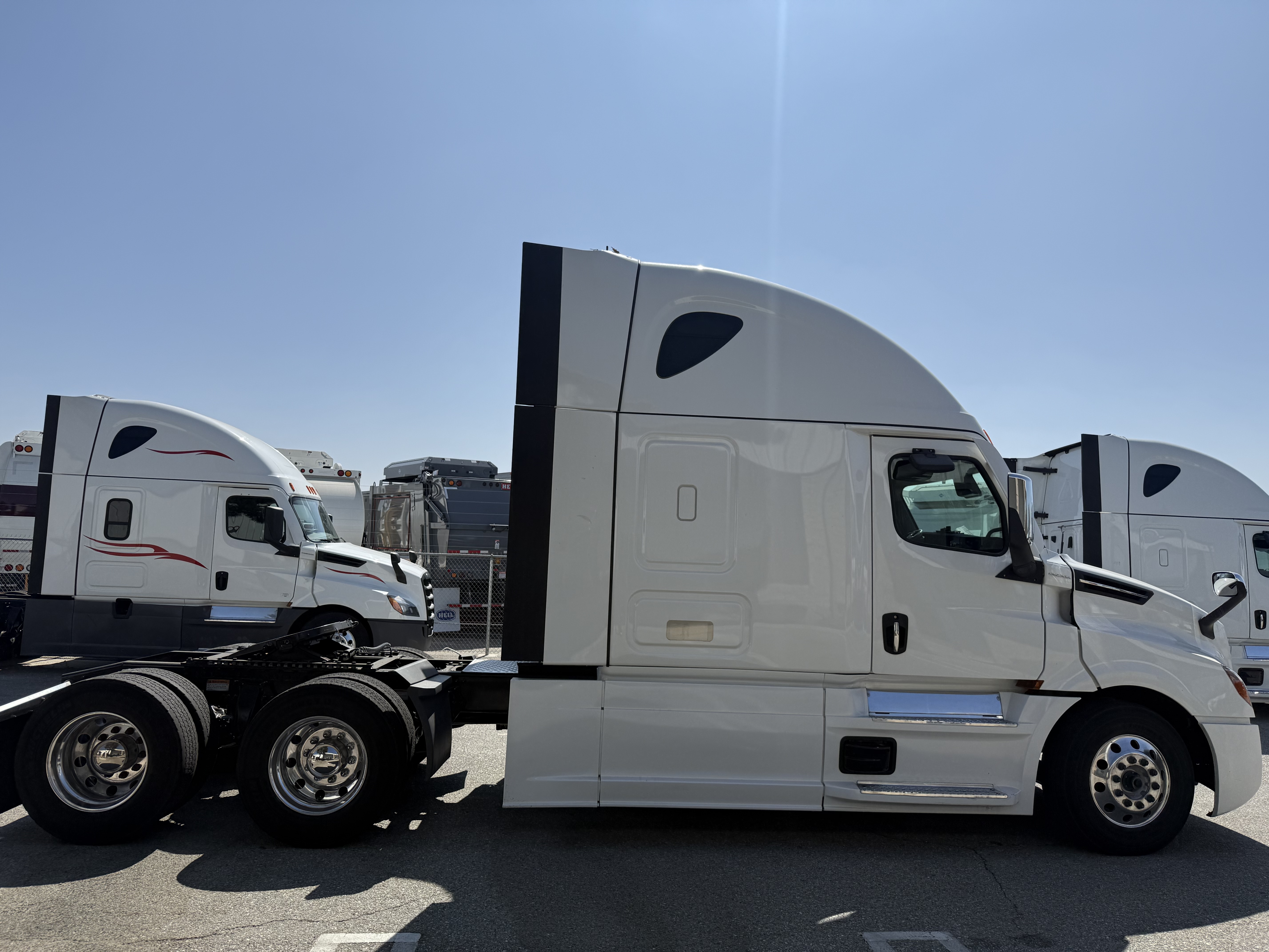 2023 FREIGHTLINER CASCADIA 126SLP - image 7