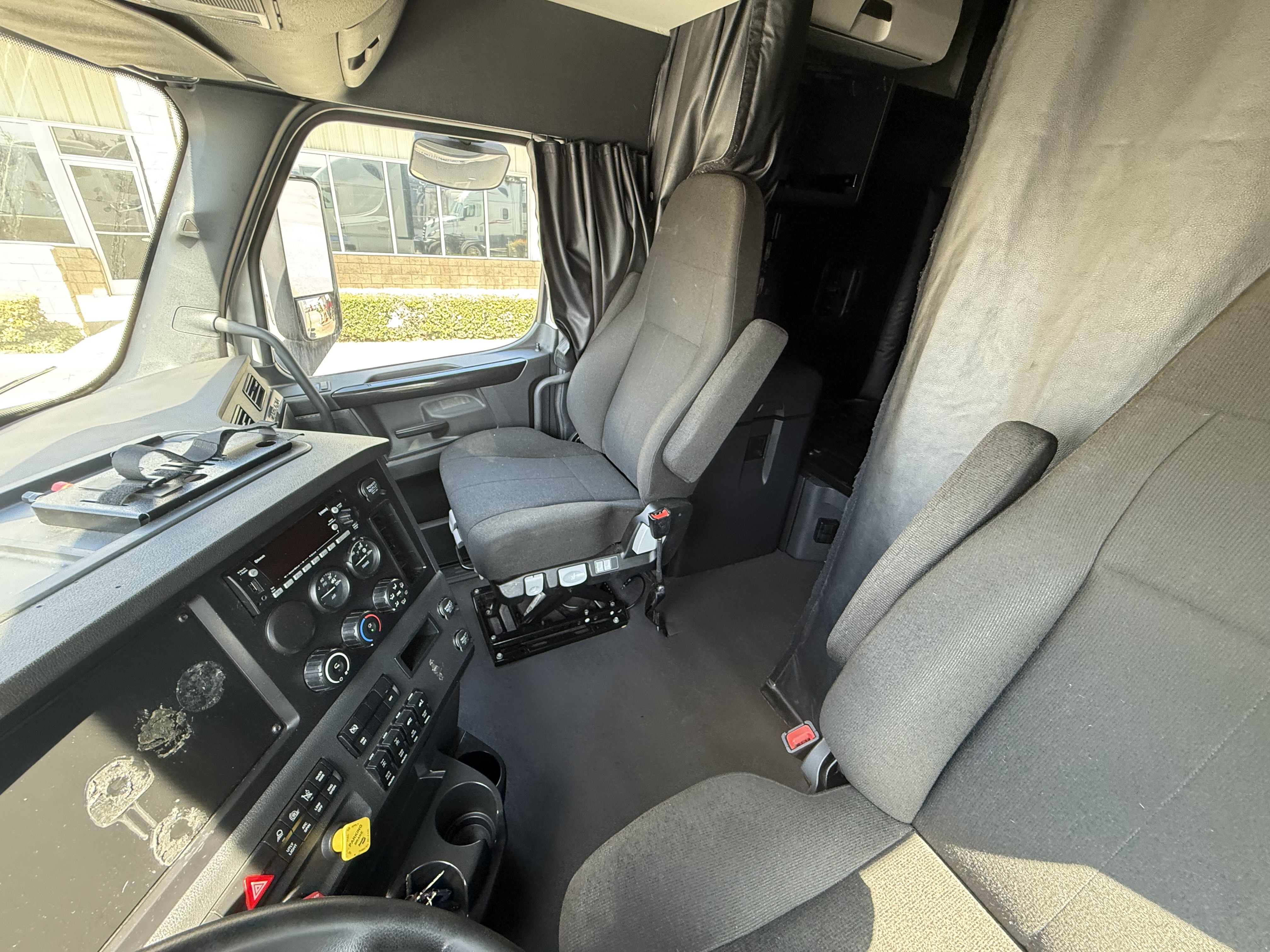 2023 FREIGHTLINER CASCADIA 126SLP - image 15