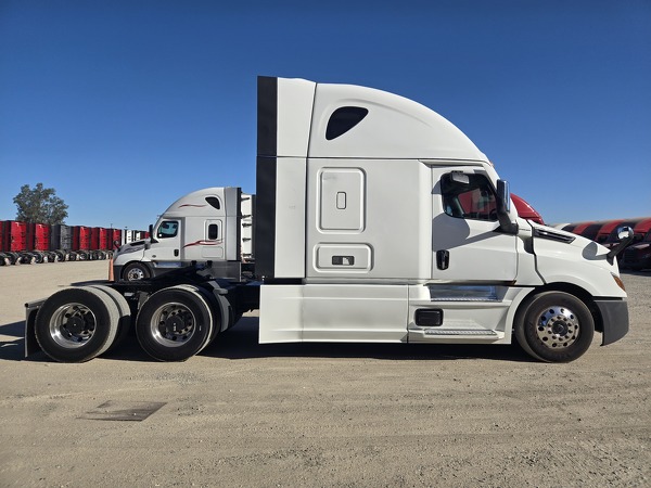 FREIGHTLINER CASCADIA 126SLP 2023