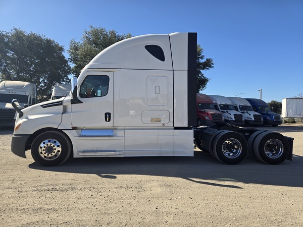 FREIGHTLINER CASCADIA 126SLP 2023