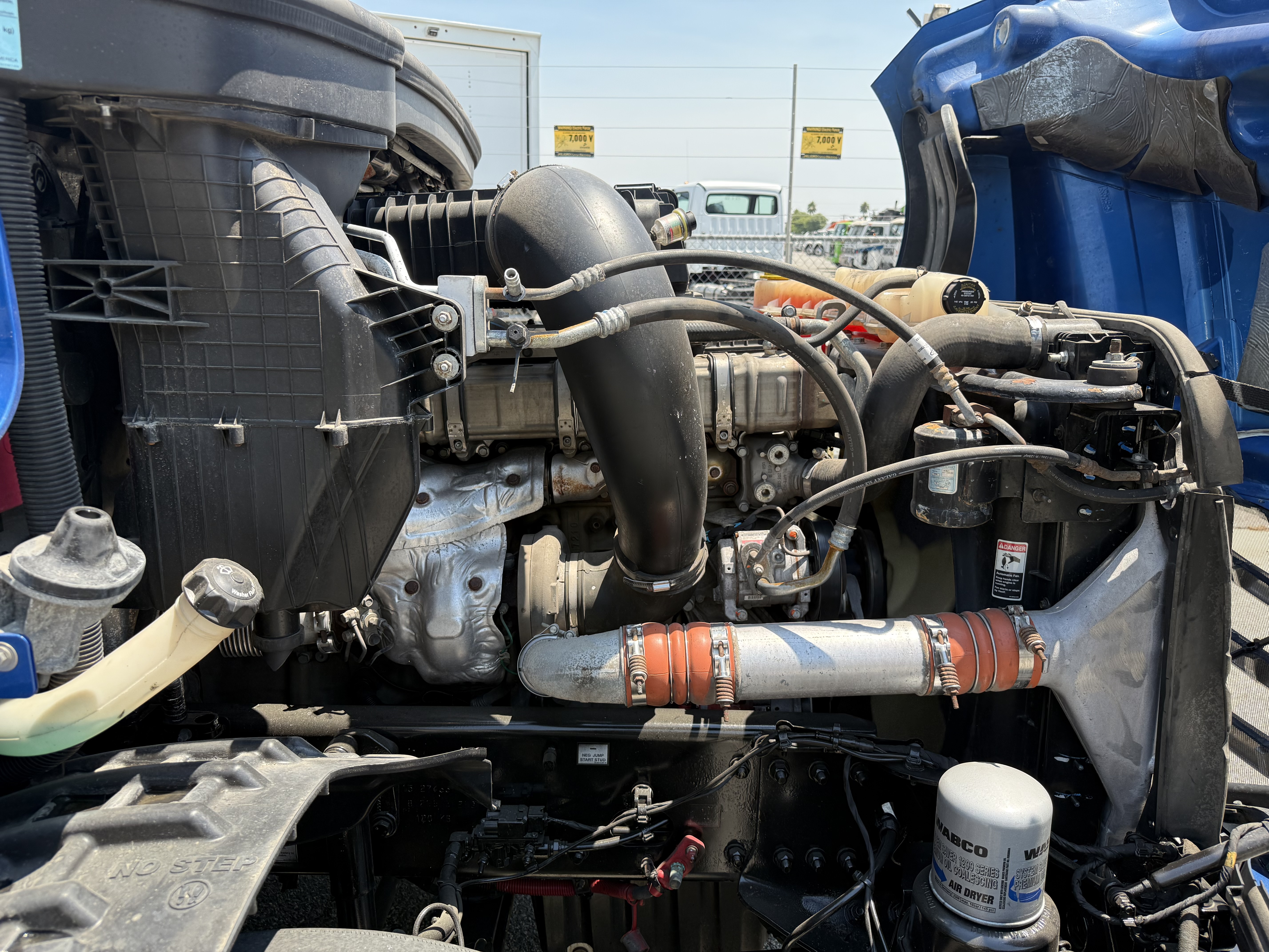 2019 FREIGHTLINER CASCADIA 126SLP - image 10