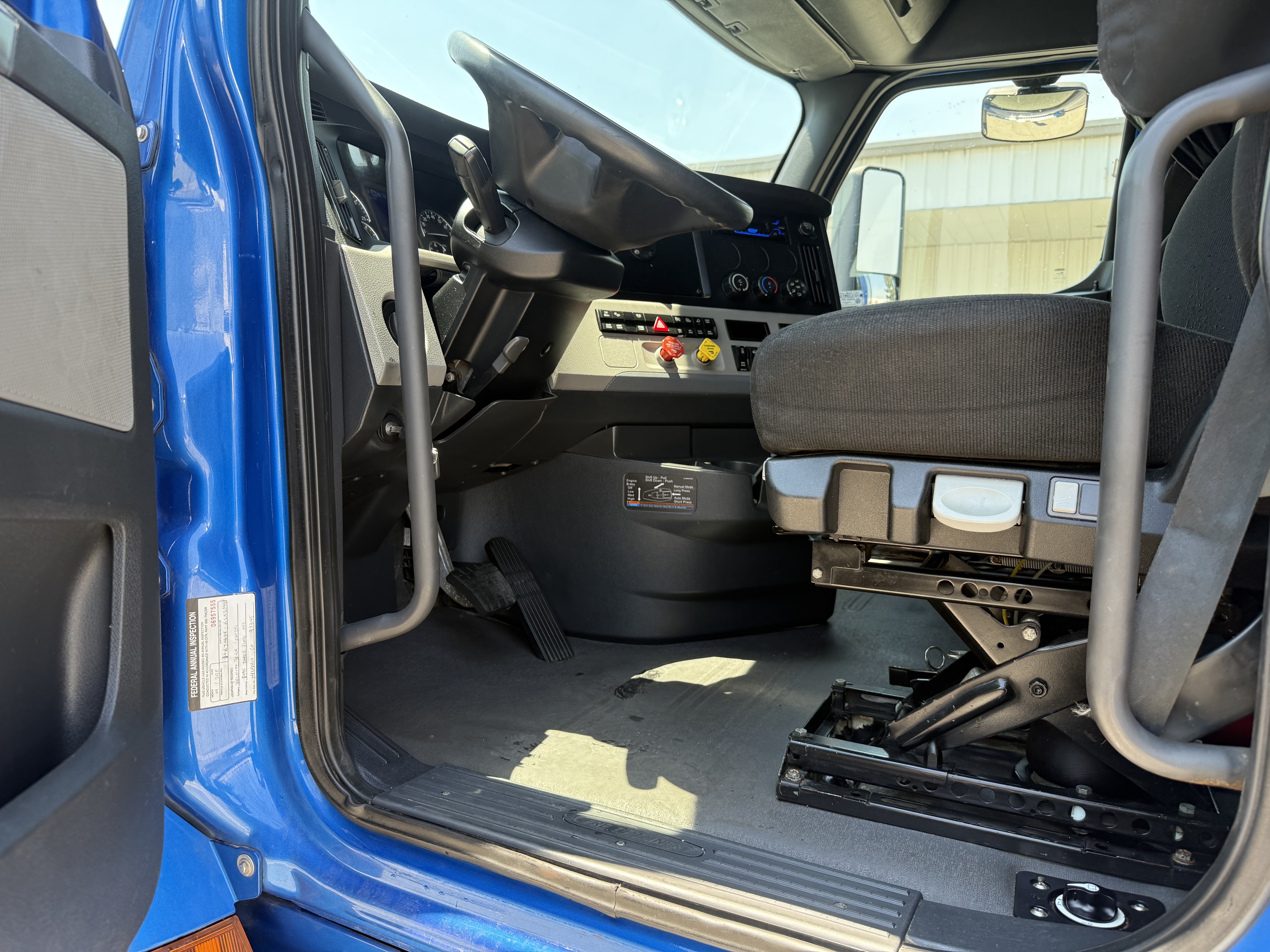 2019 FREIGHTLINER CASCADIA 126SLP - image 12