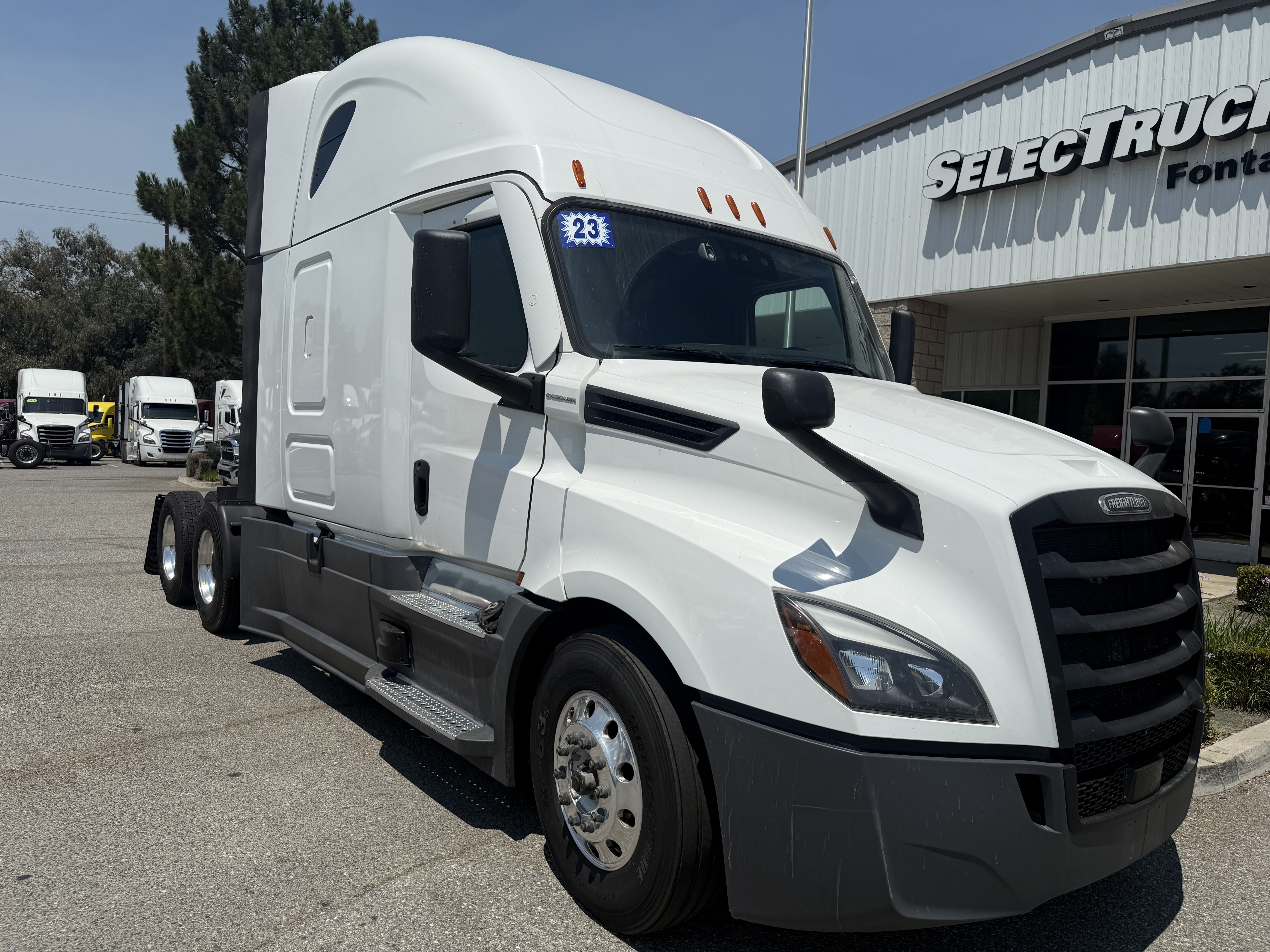 2023 FREIGHTLINER CASCADIA 126SLP - image 7