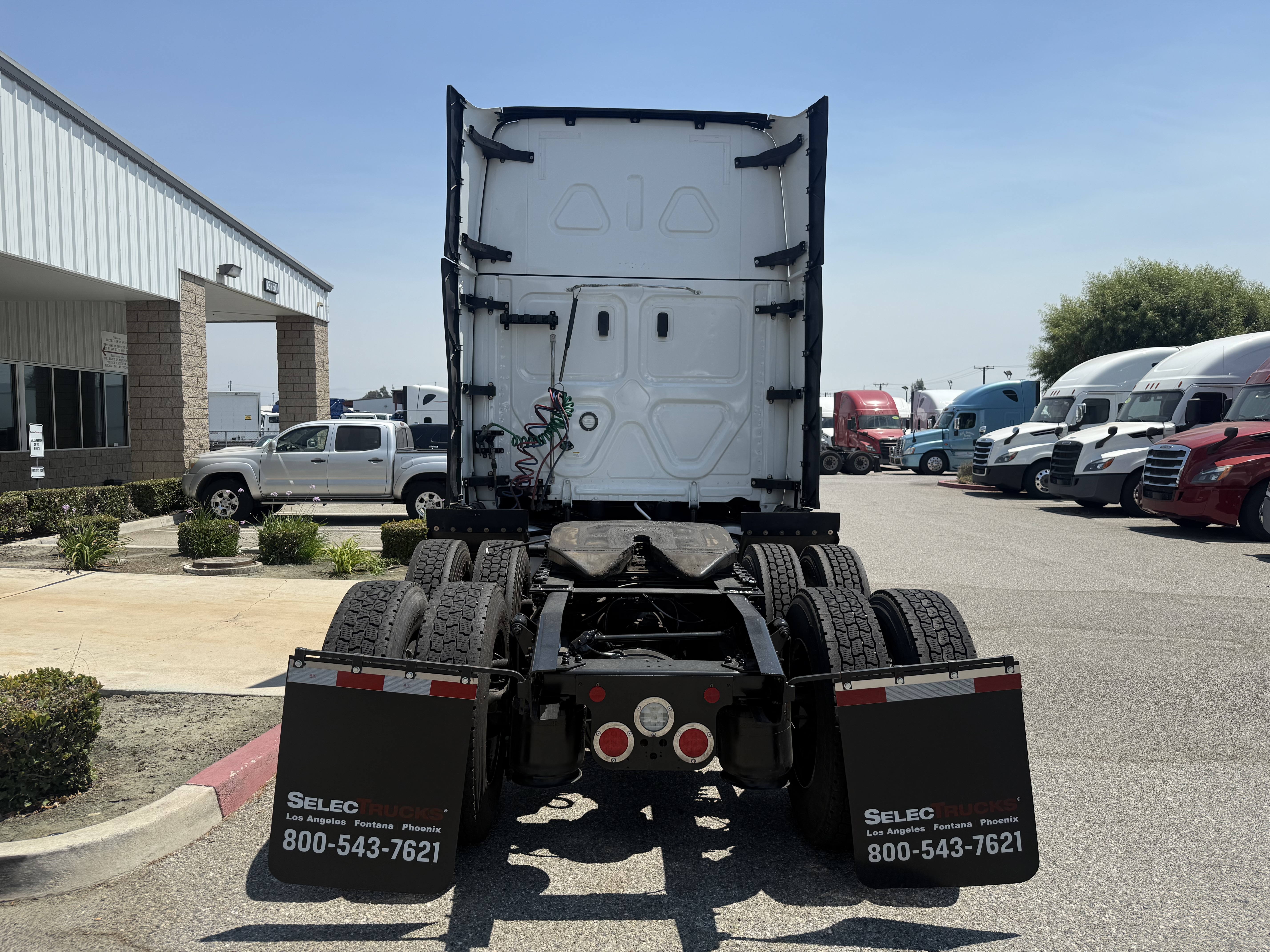 2023 FREIGHTLINER CASCADIA 126SLP - image 5