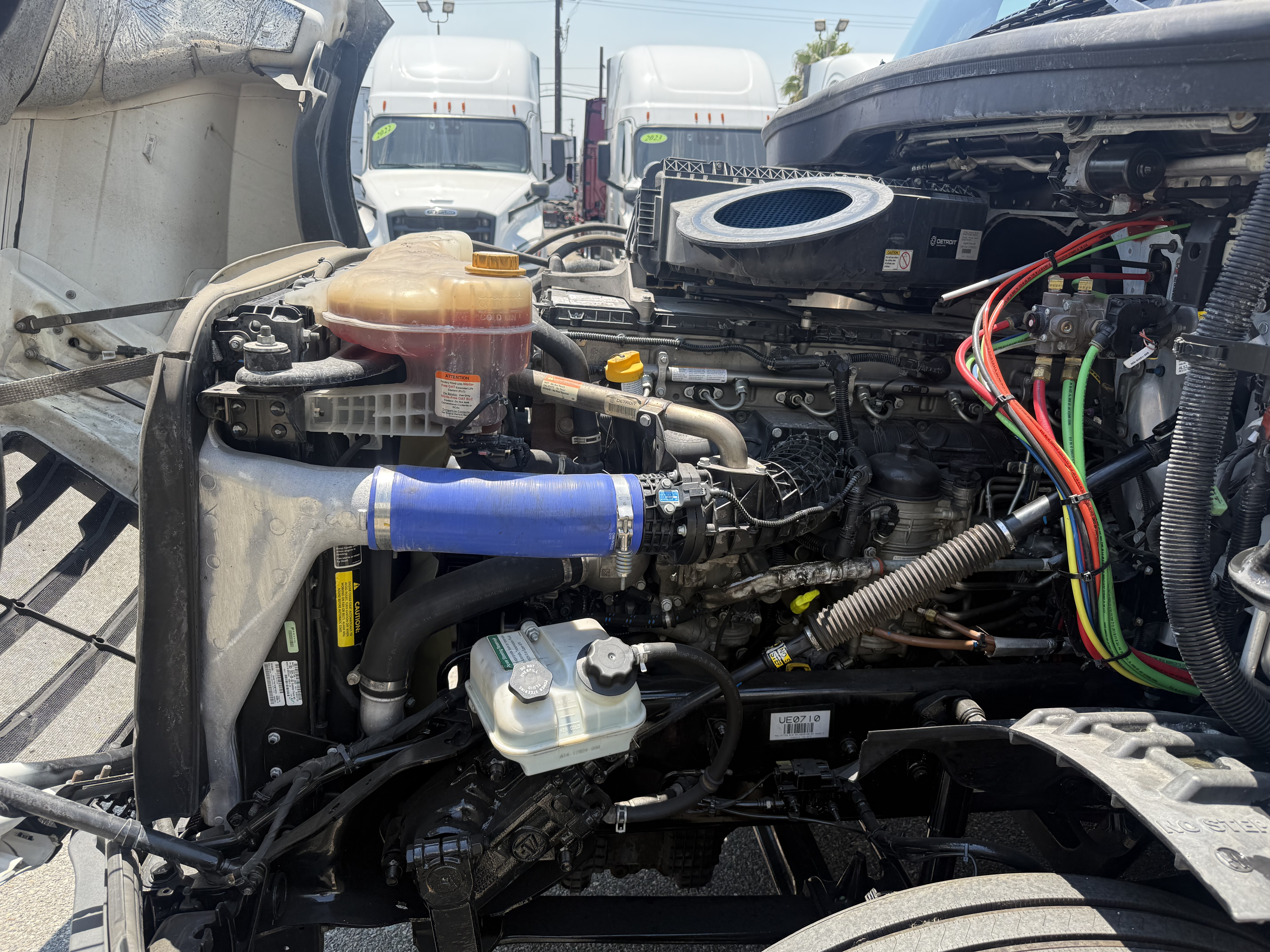 2023 FREIGHTLINER CASCADIA 126SLP - image 10