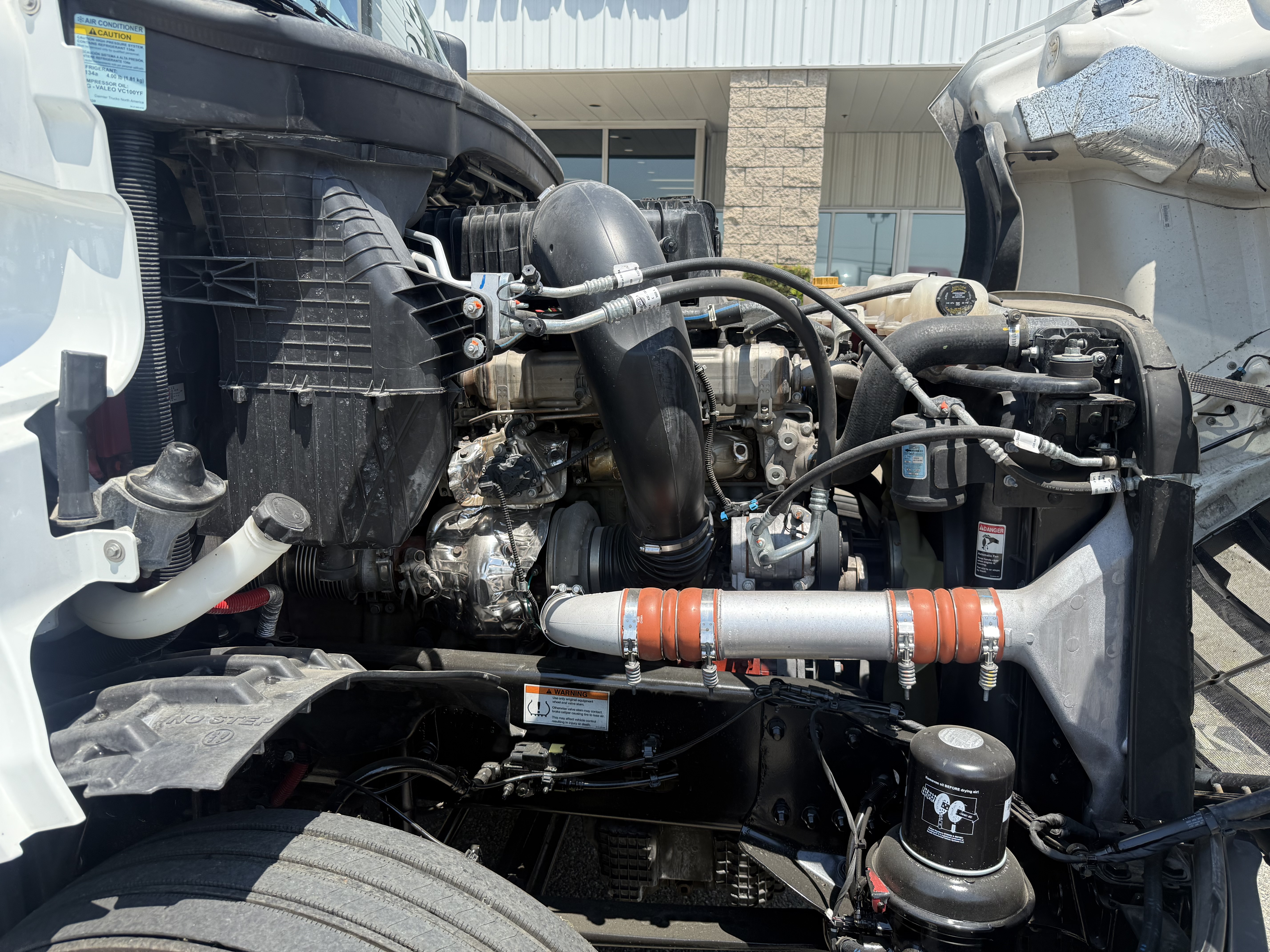 2023 FREIGHTLINER CASCADIA 126SLP - image 11