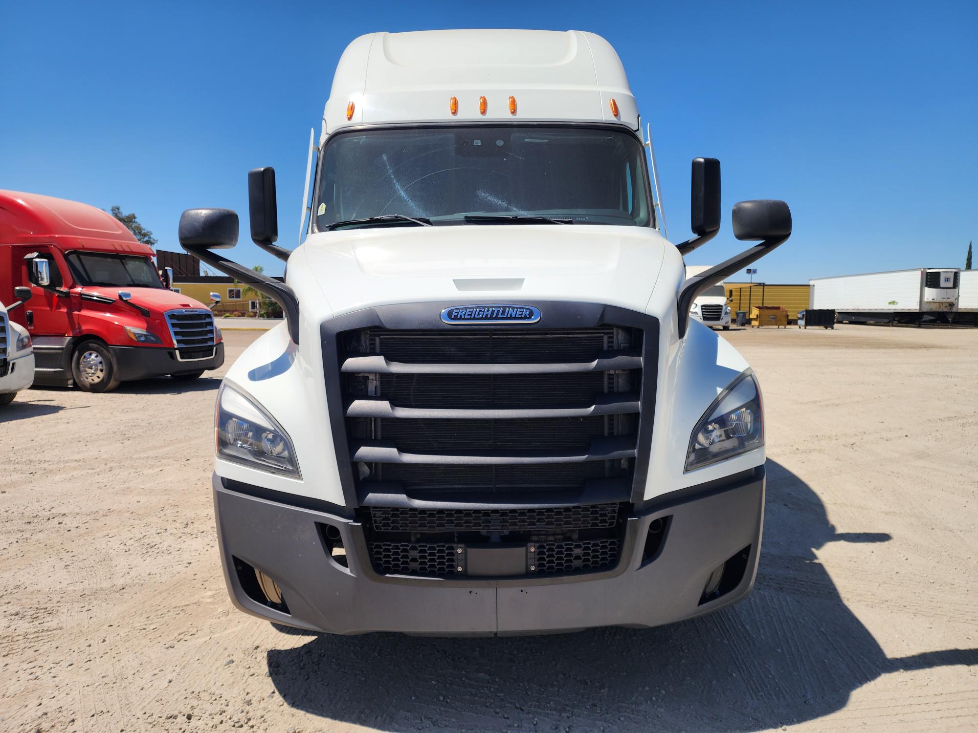 2022 FREIGHTLINER CASCADIA 126SLP - image 2