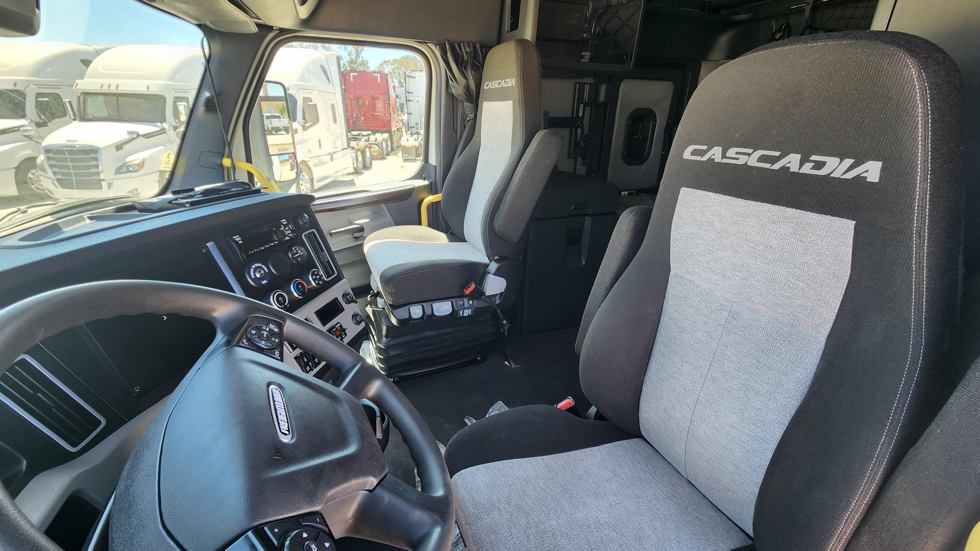 2022 FREIGHTLINER CASCADIA 126SLP - image 18