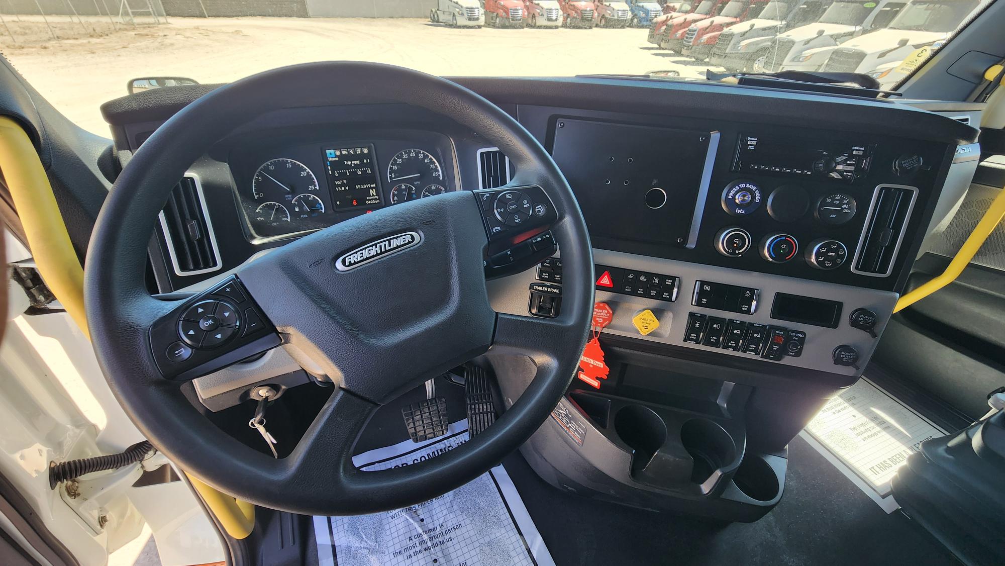 2022 FREIGHTLINER CASCADIA 126SLP - image 19