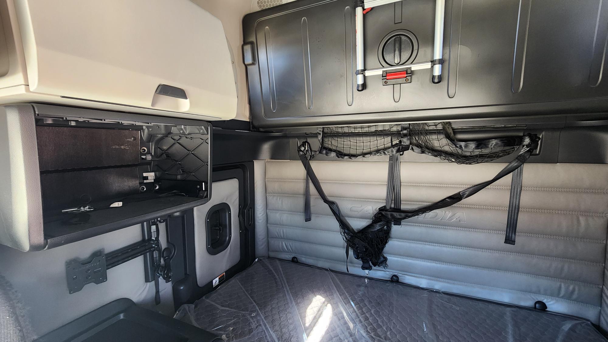 2022 FREIGHTLINER CASCADIA 126SLP - image 21