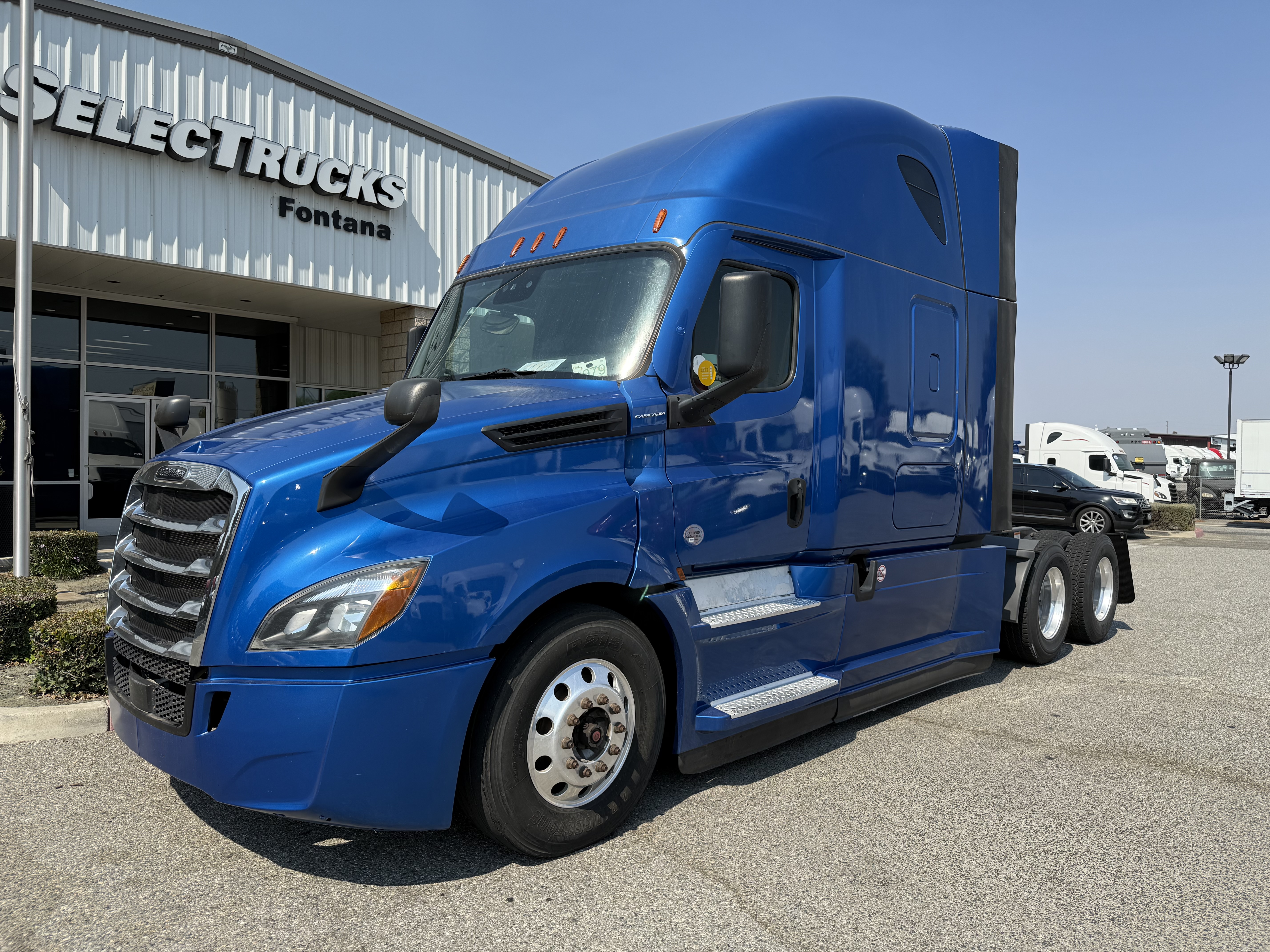 2020 FREIGHTLINER CASCADIA 126SLP - image 1