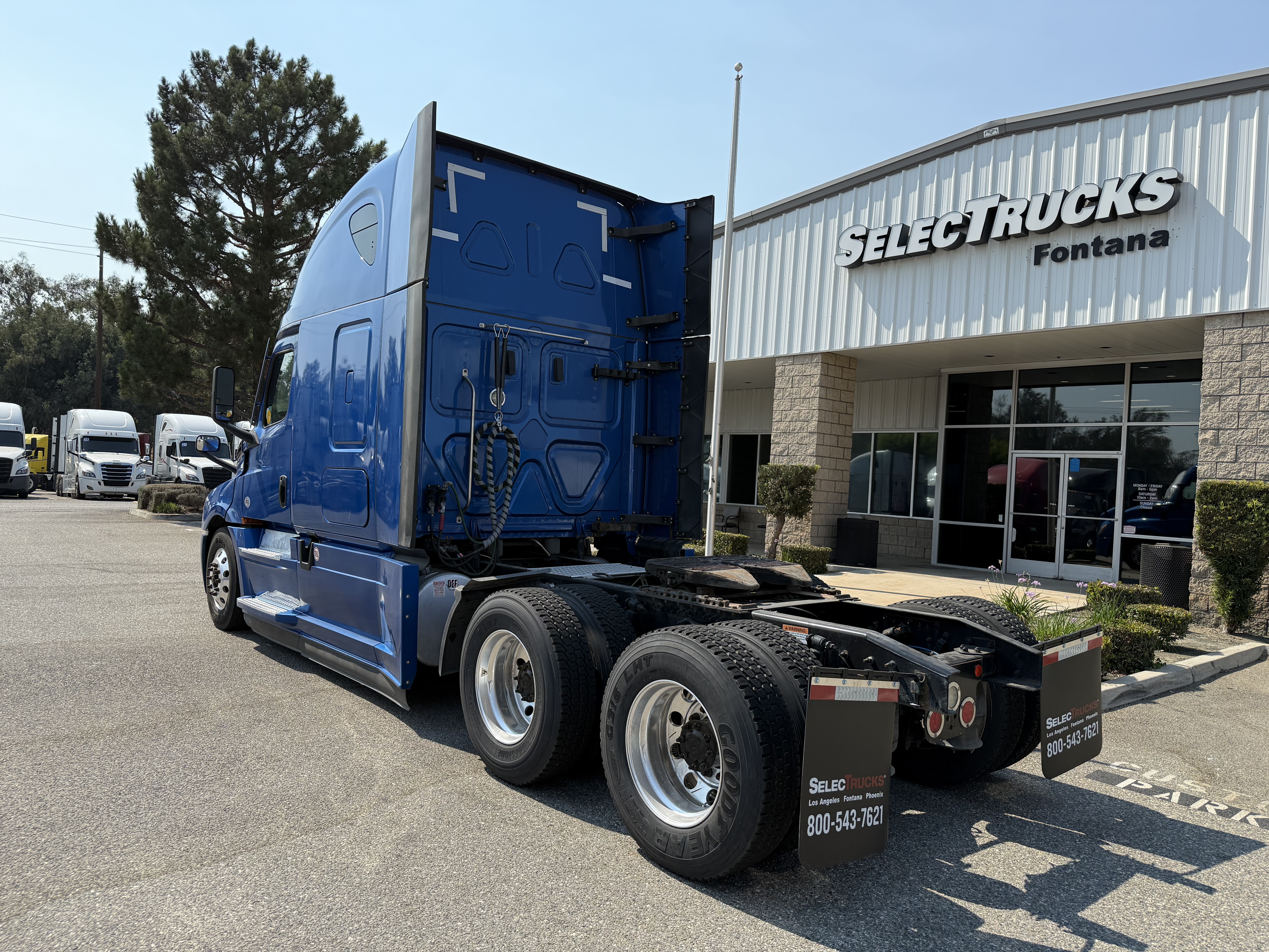 2020 FREIGHTLINER CASCADIA 126SLP - image 4