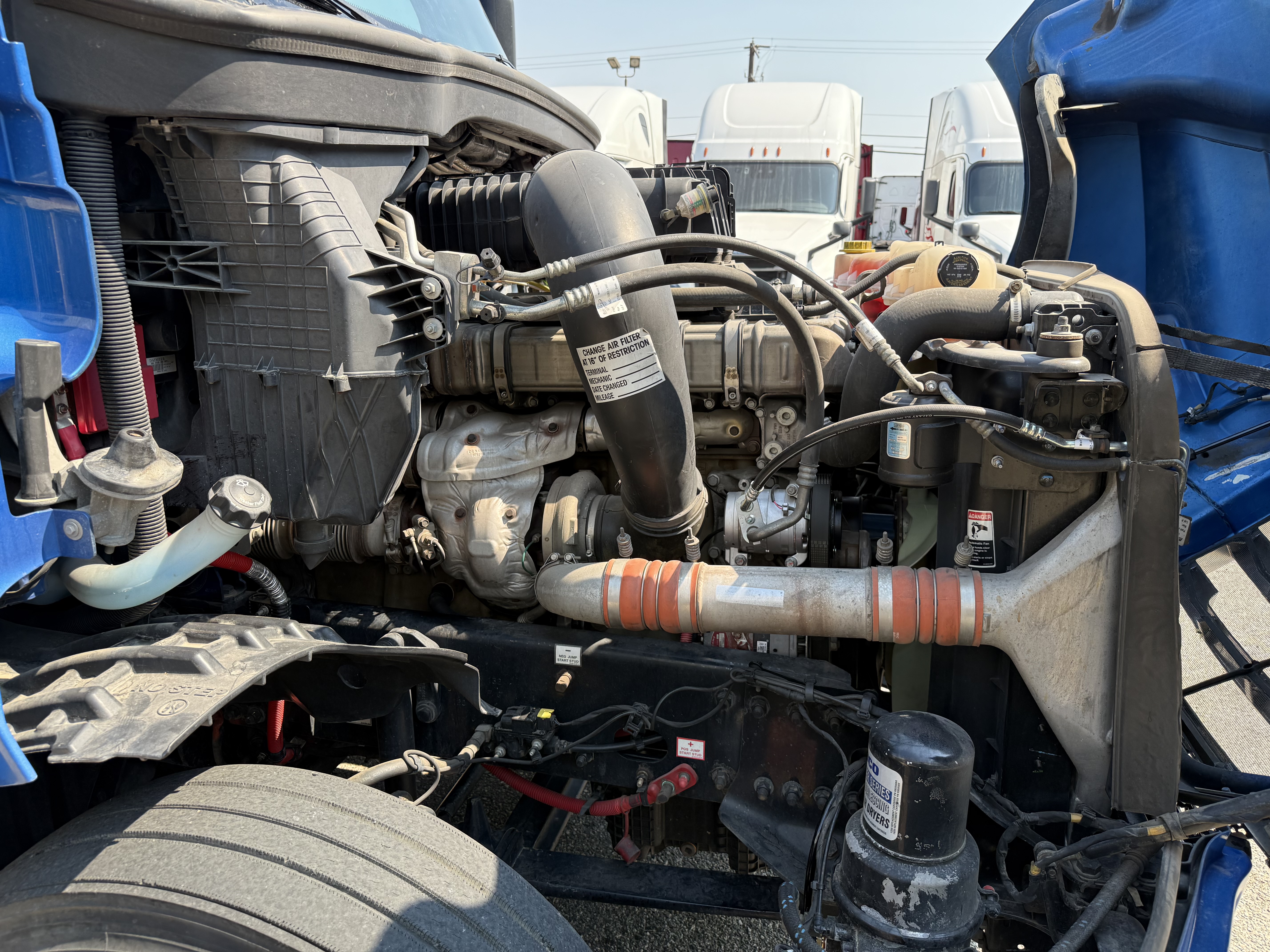 2020 FREIGHTLINER CASCADIA 126SLP - image 10