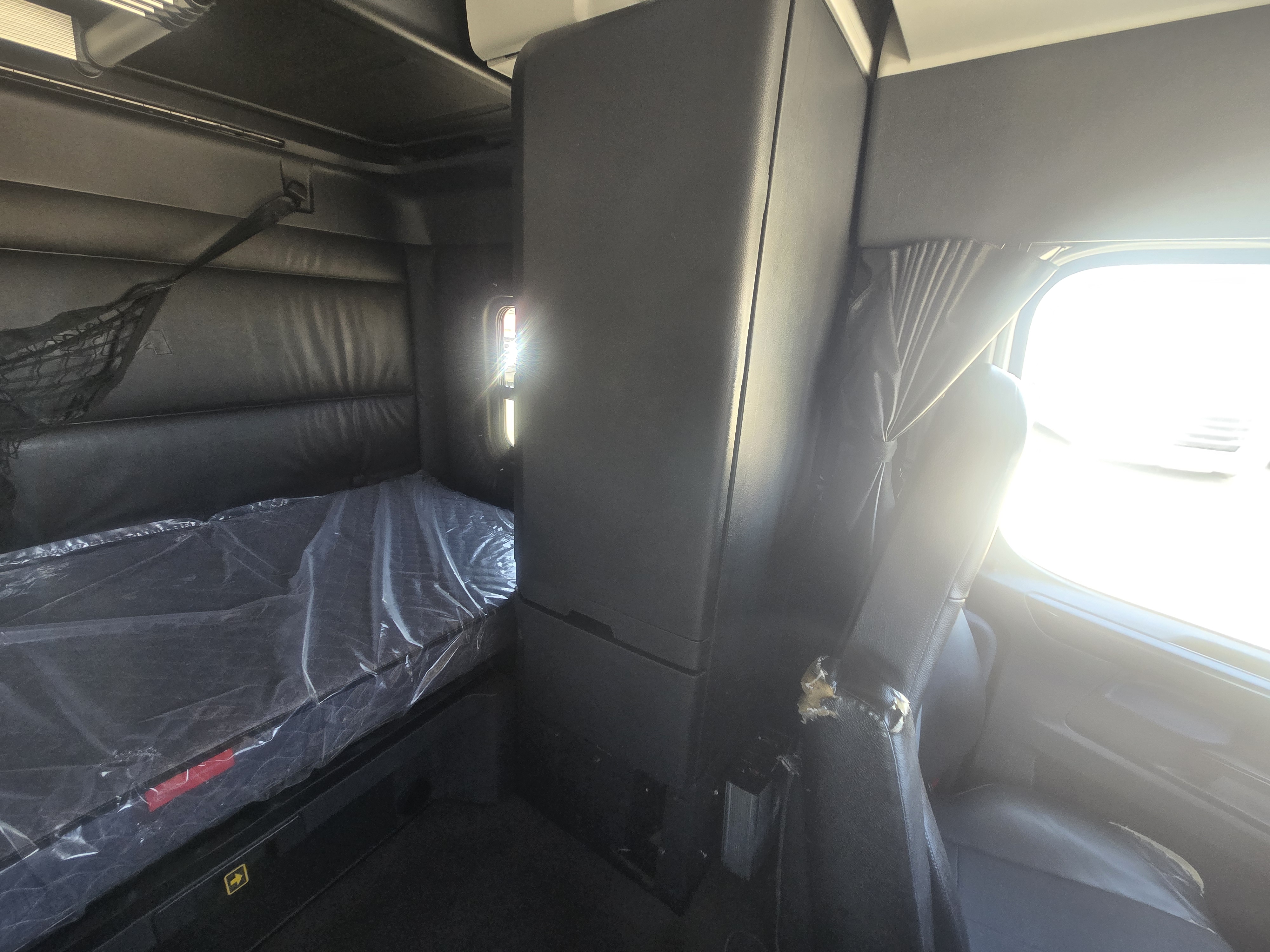 2023 FREIGHTLINER CASCADIA 126SLP - image 19