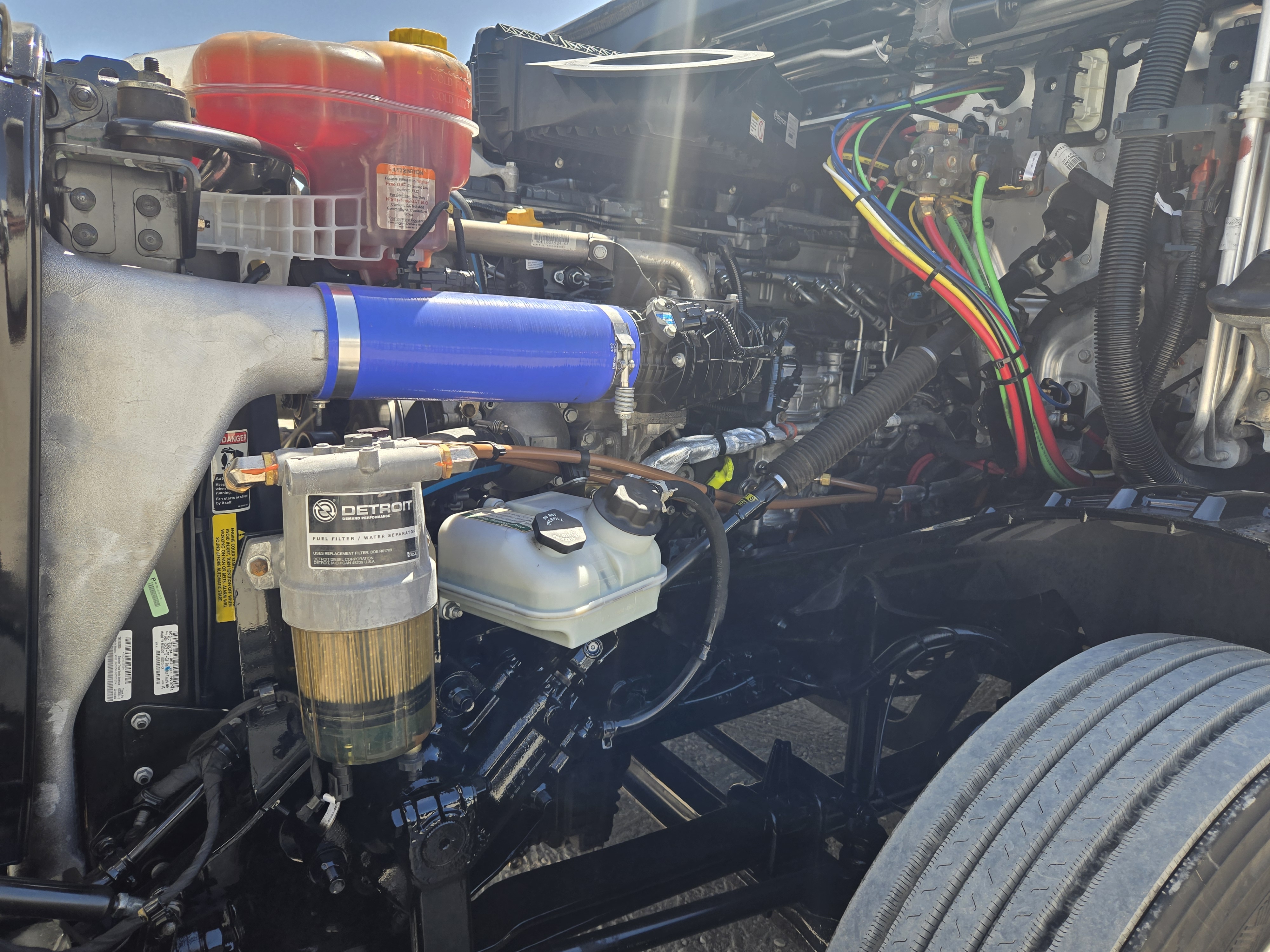 2023 FREIGHTLINER CASCADIA 126SLP - image 9