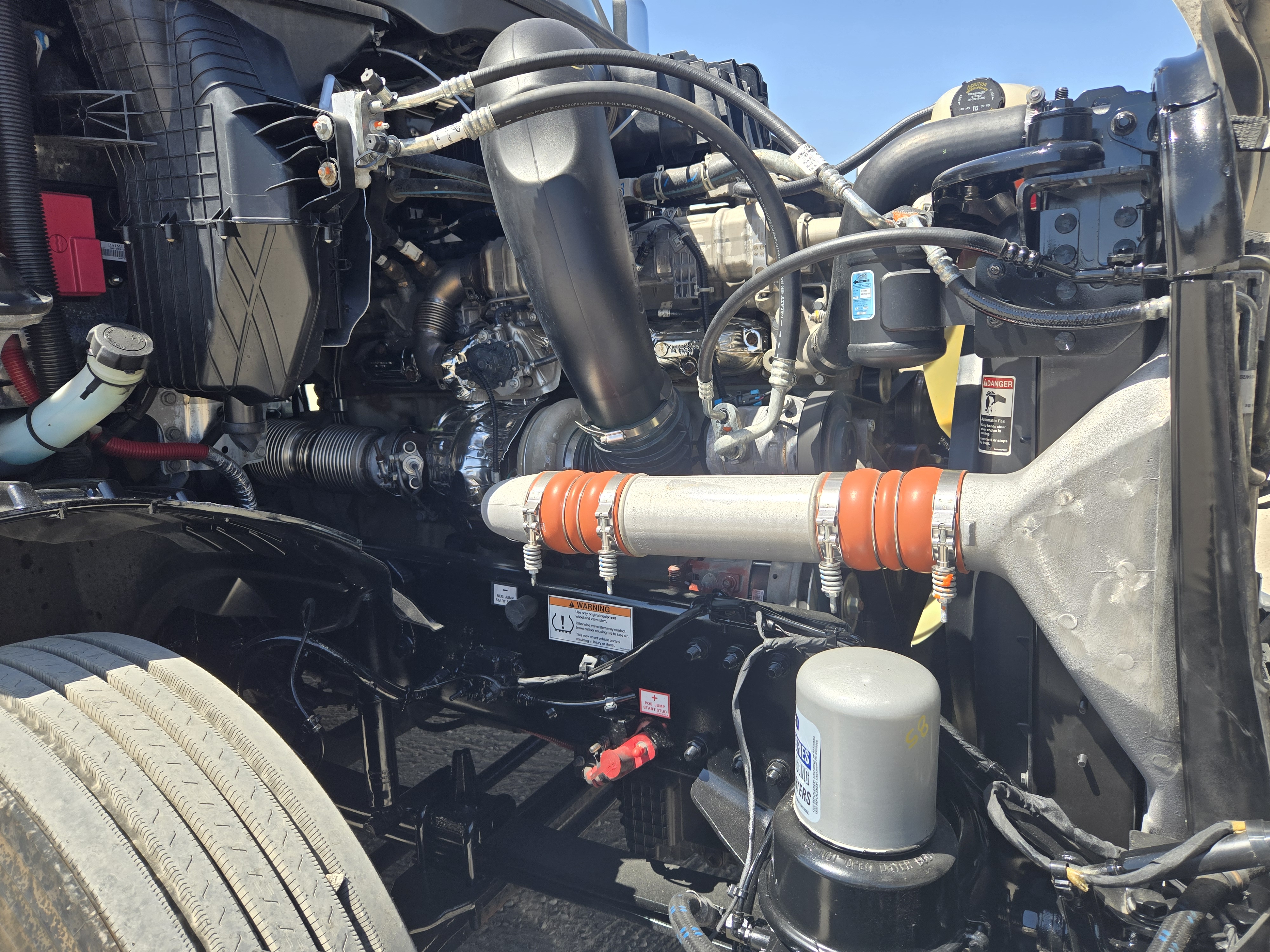 2023 FREIGHTLINER CASCADIA 126SLP - image 10