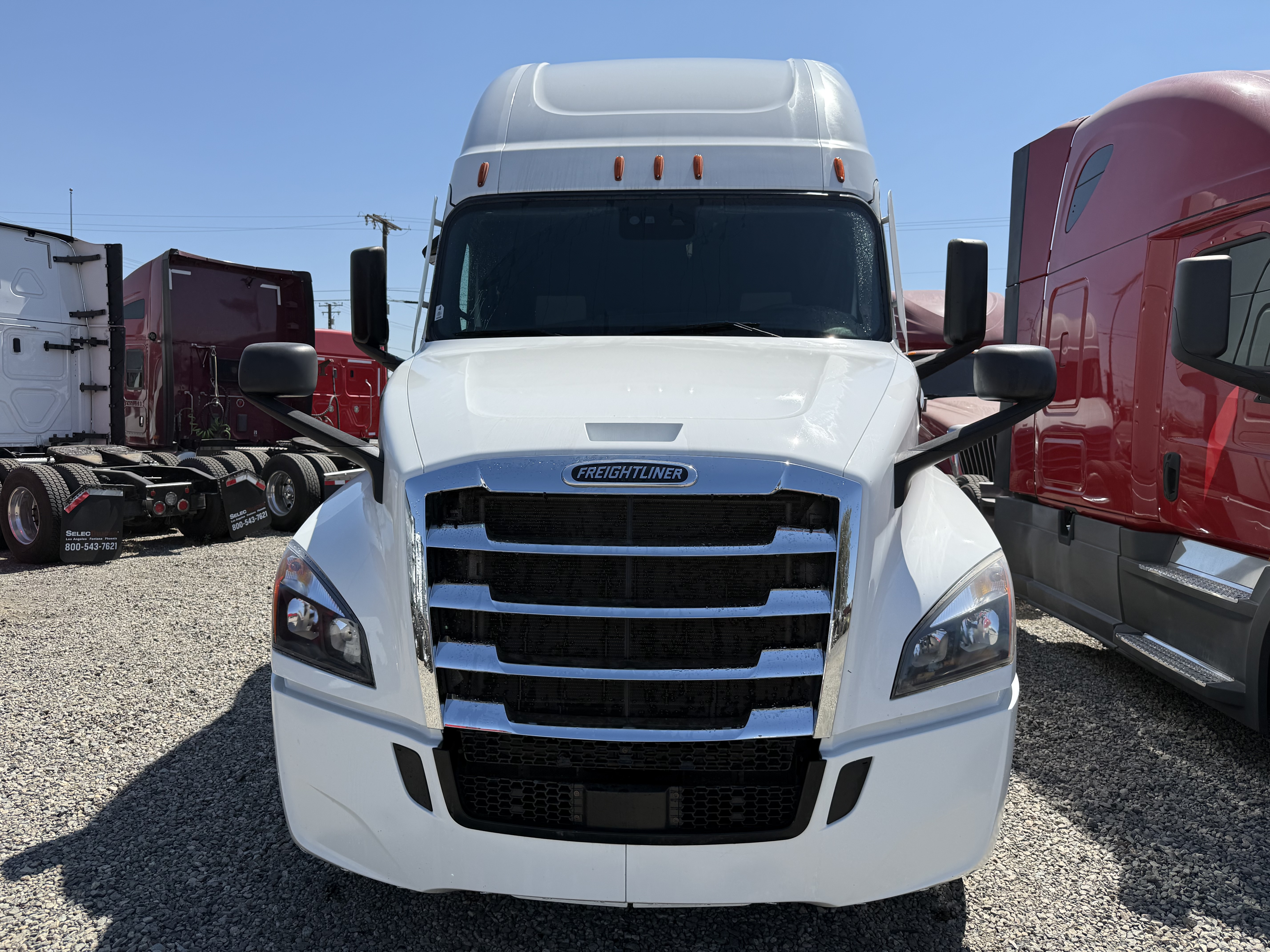 2021 FREIGHTLINER CASCADIA 126SLP - image 2