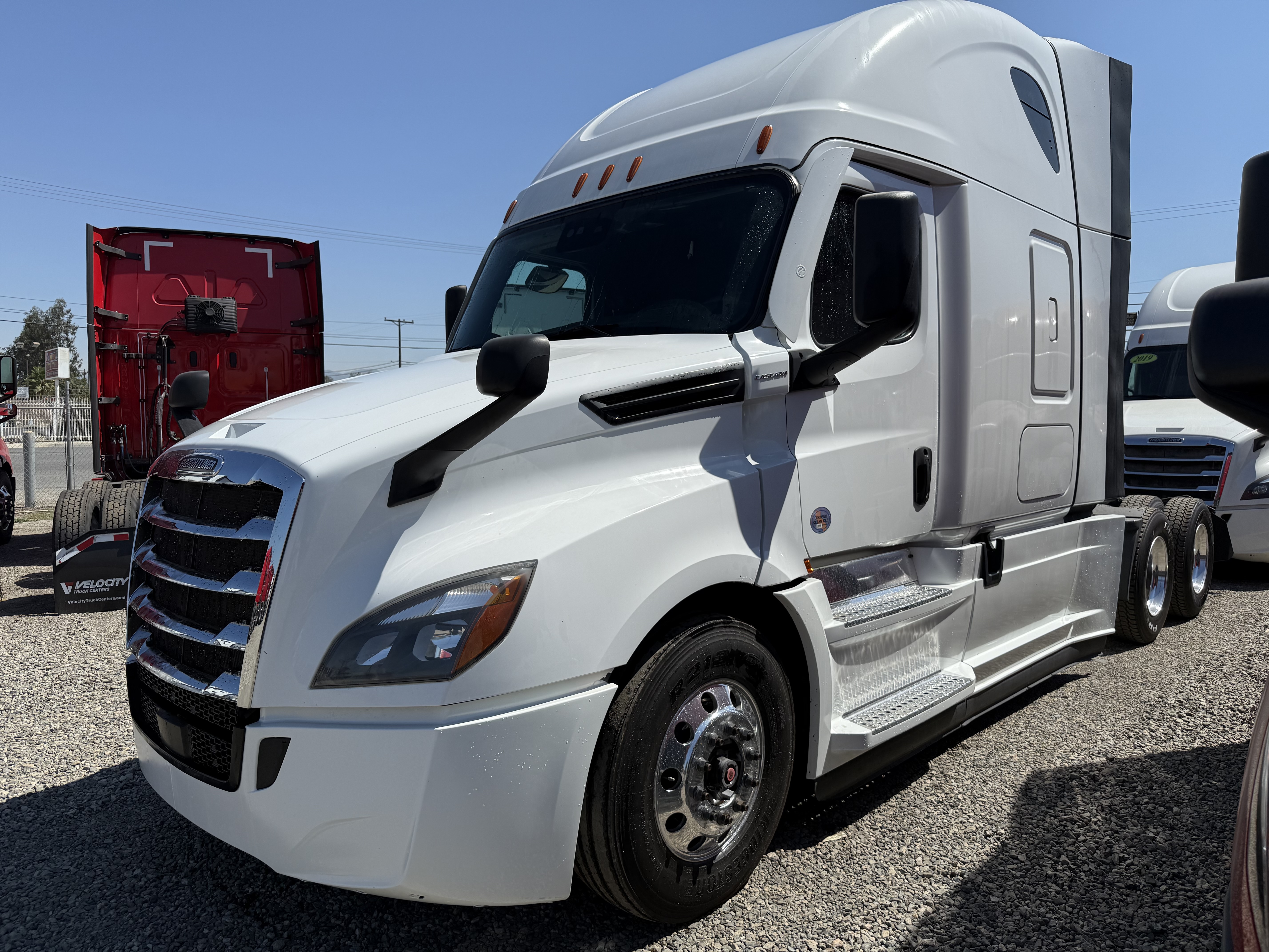 2021 FREIGHTLINER CASCADIA 126SLP - image 1