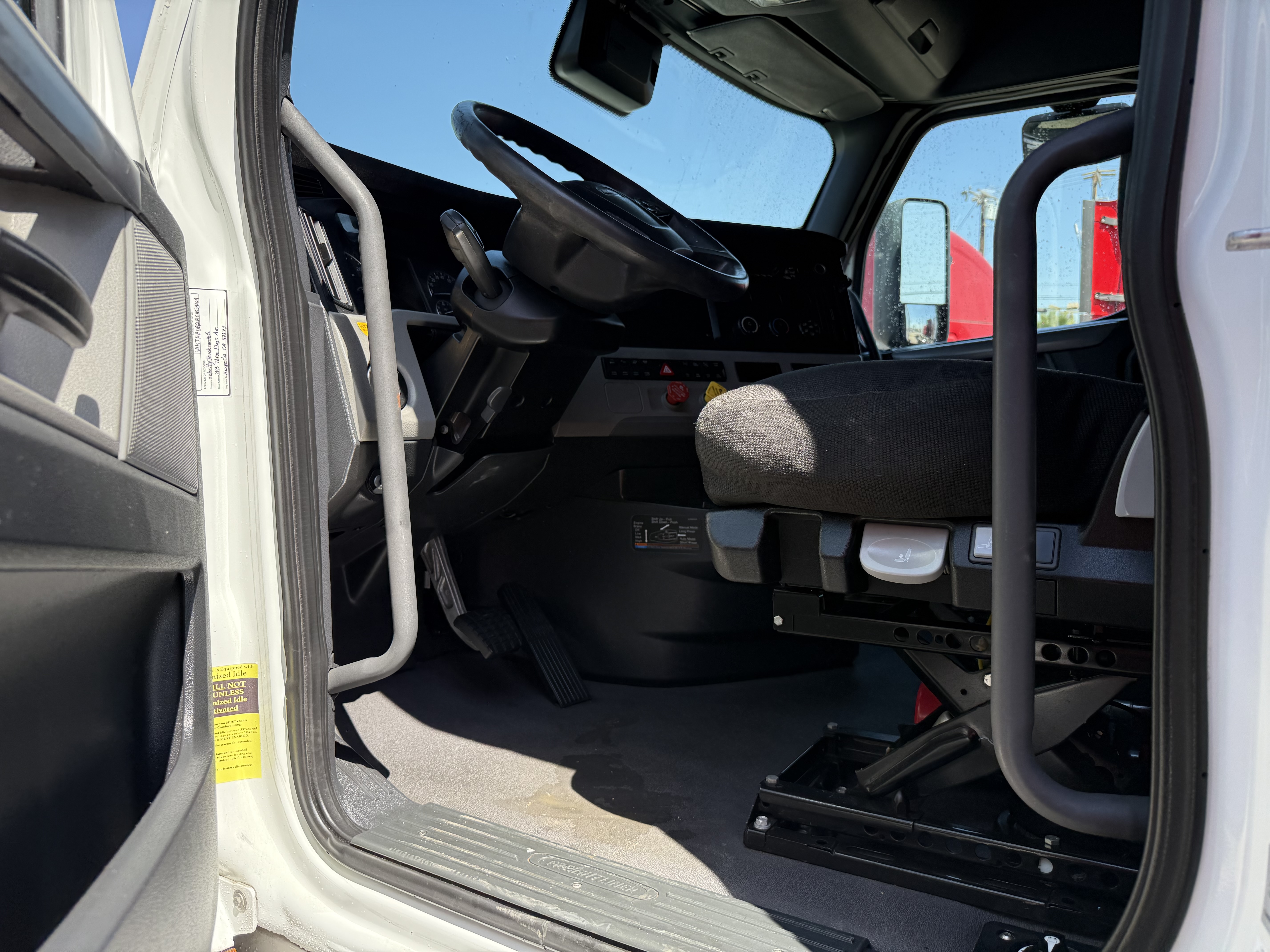 2021 FREIGHTLINER CASCADIA 126SLP - image 11