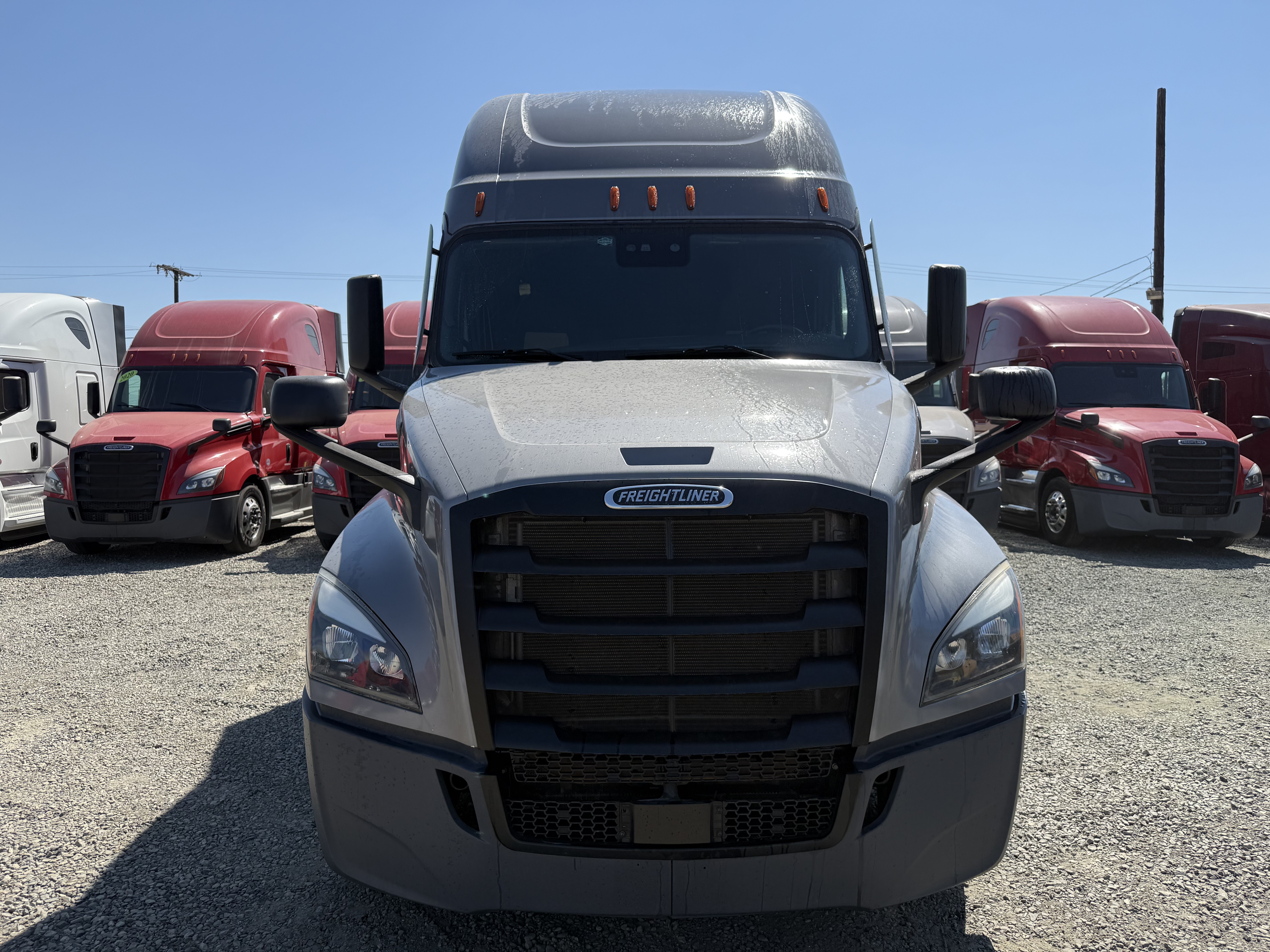 2021 FREIGHTLINER CASCADIA 126SLP - image 2