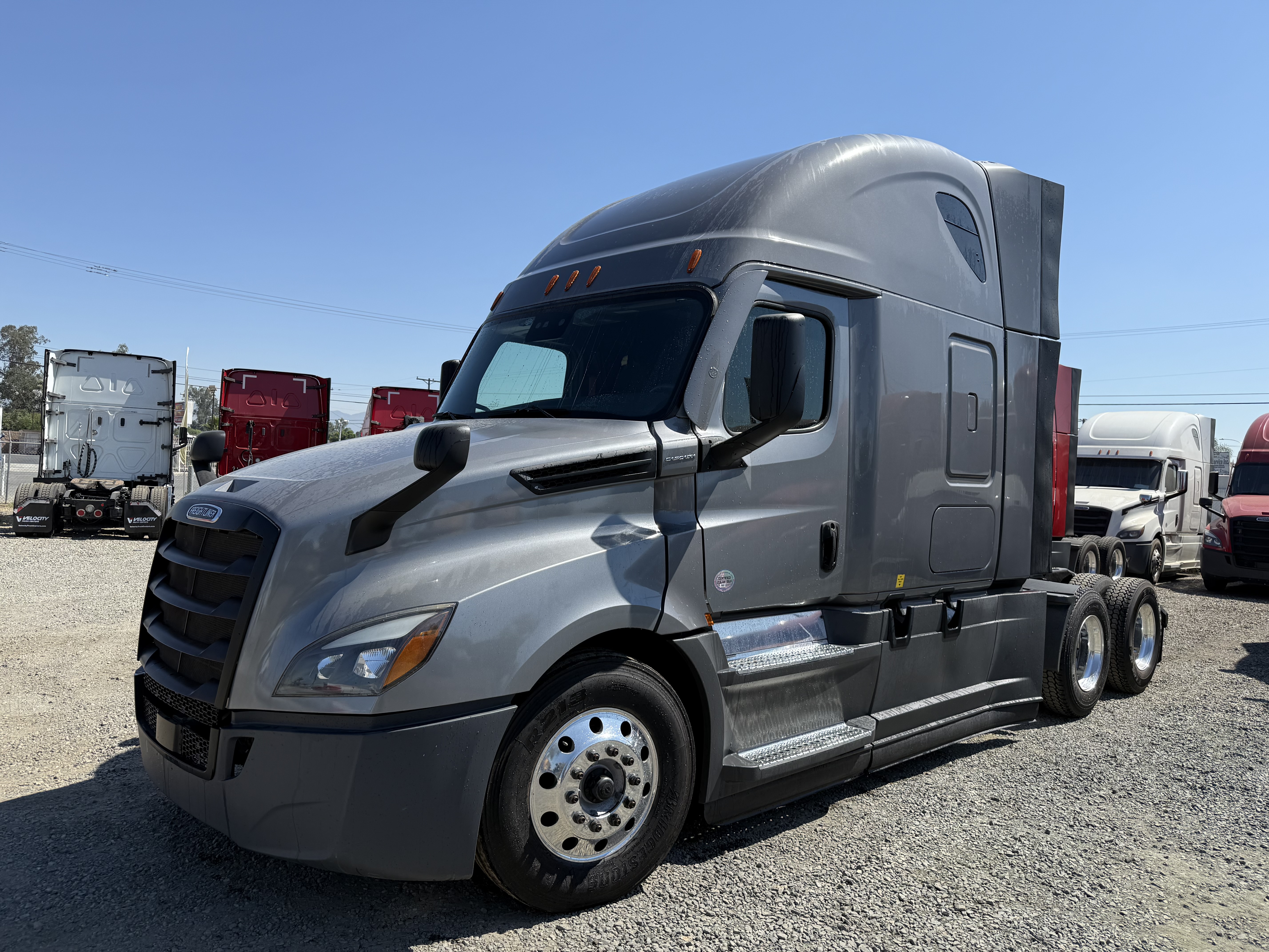 2021 FREIGHTLINER CASCADIA 126SLP - image 1
