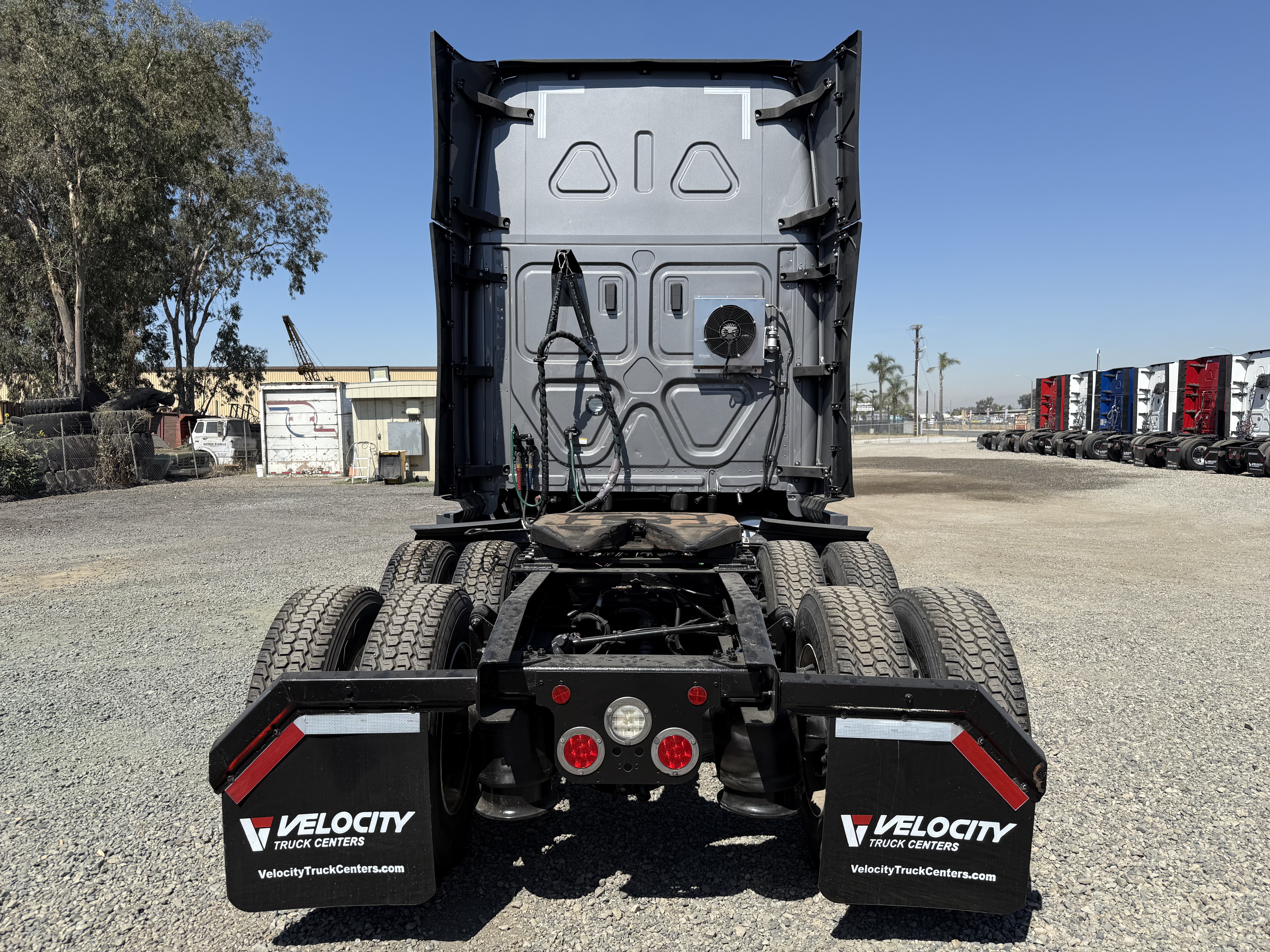 2021 FREIGHTLINER CASCADIA 126SLP - image 5