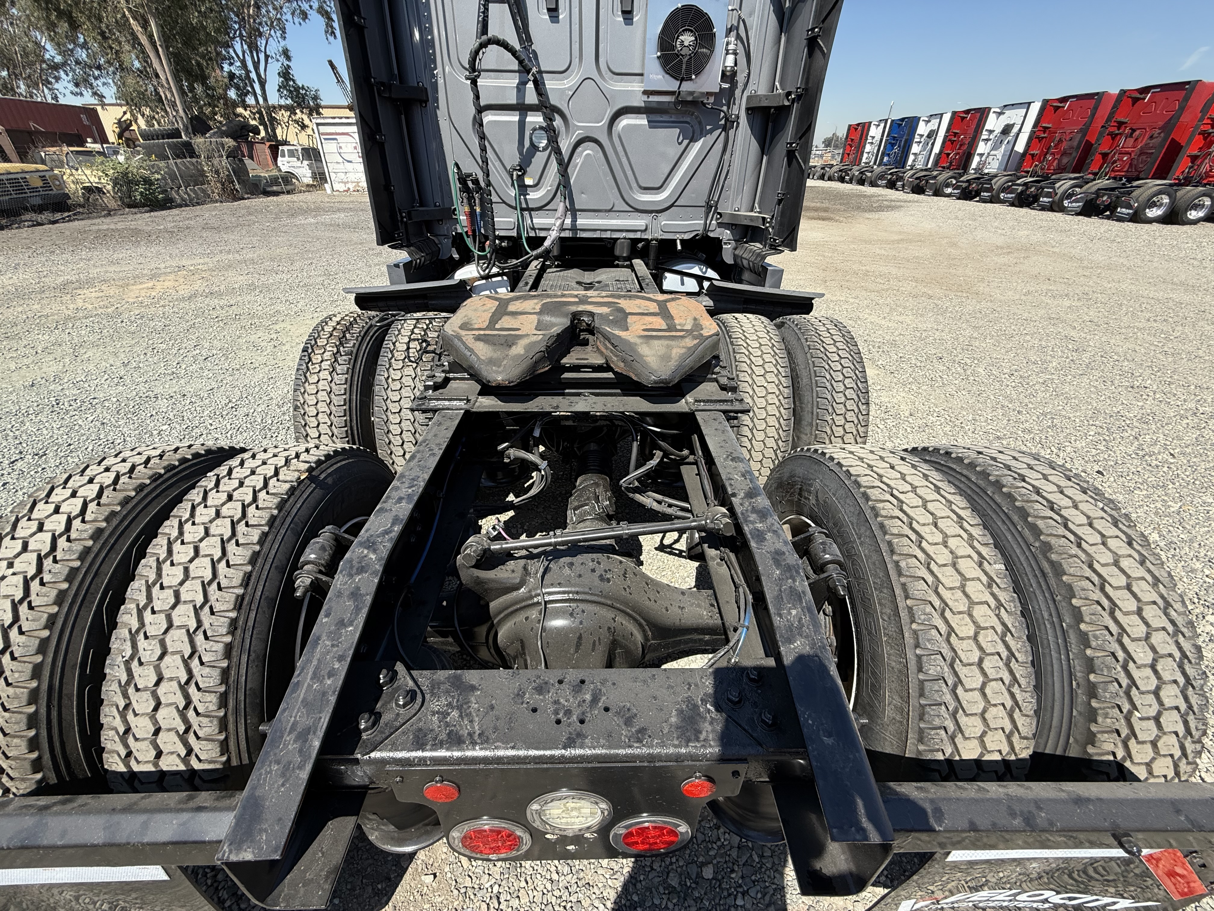 2021 FREIGHTLINER CASCADIA 126SLP - image 6