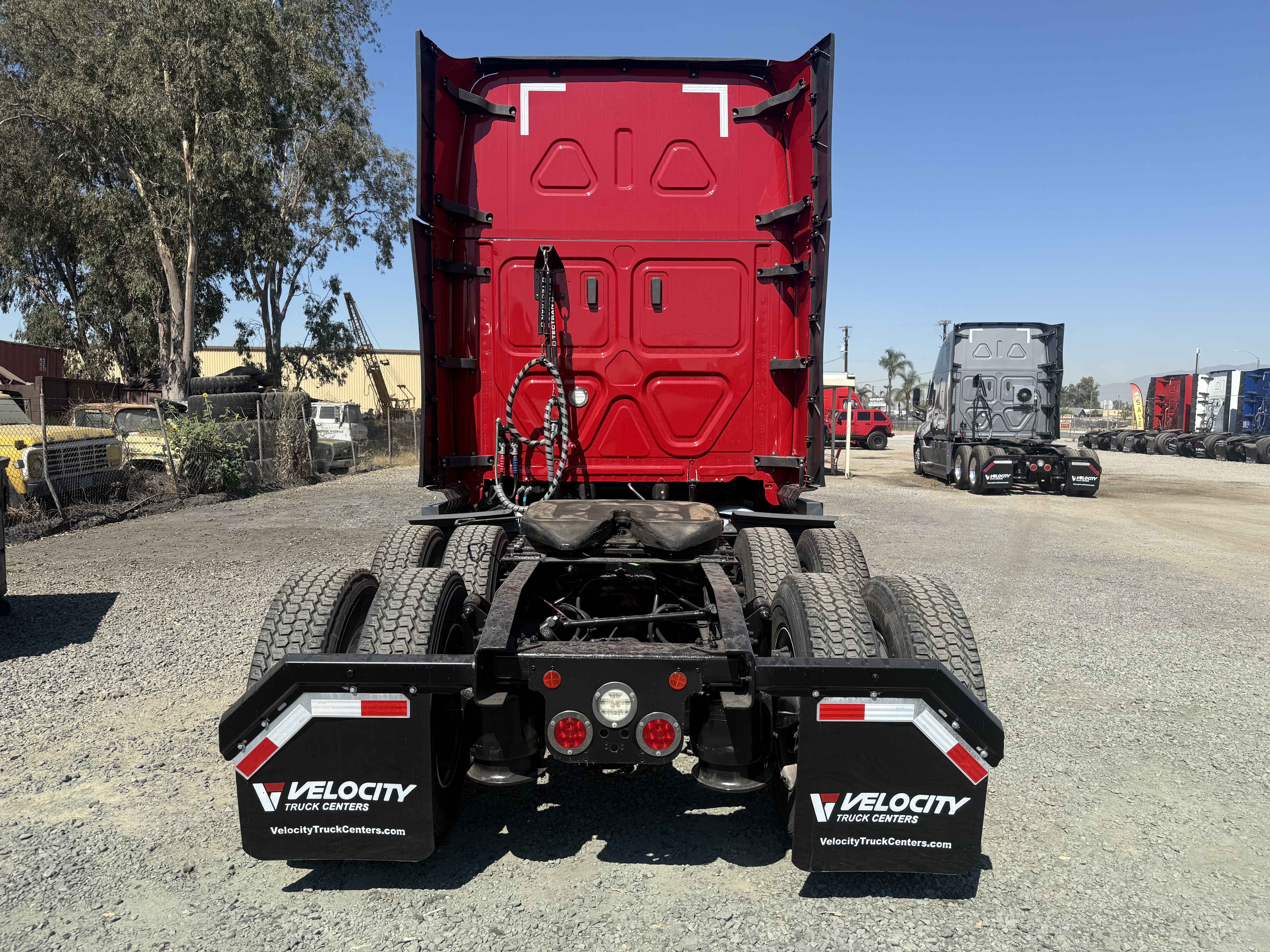 2021 FREIGHTLINER CASCADIA 126SLP - image 5