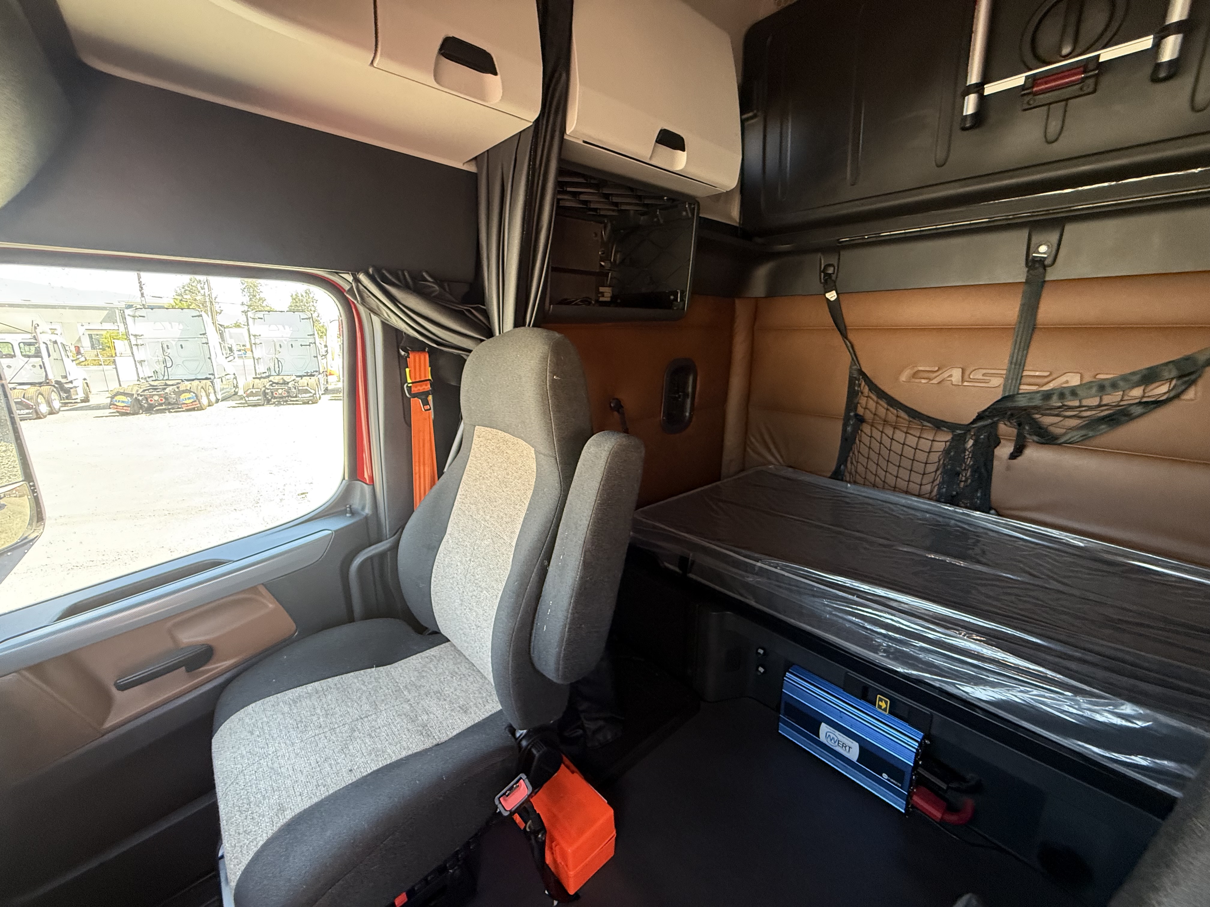 2021 FREIGHTLINER CASCADIA 126SLP - image 14