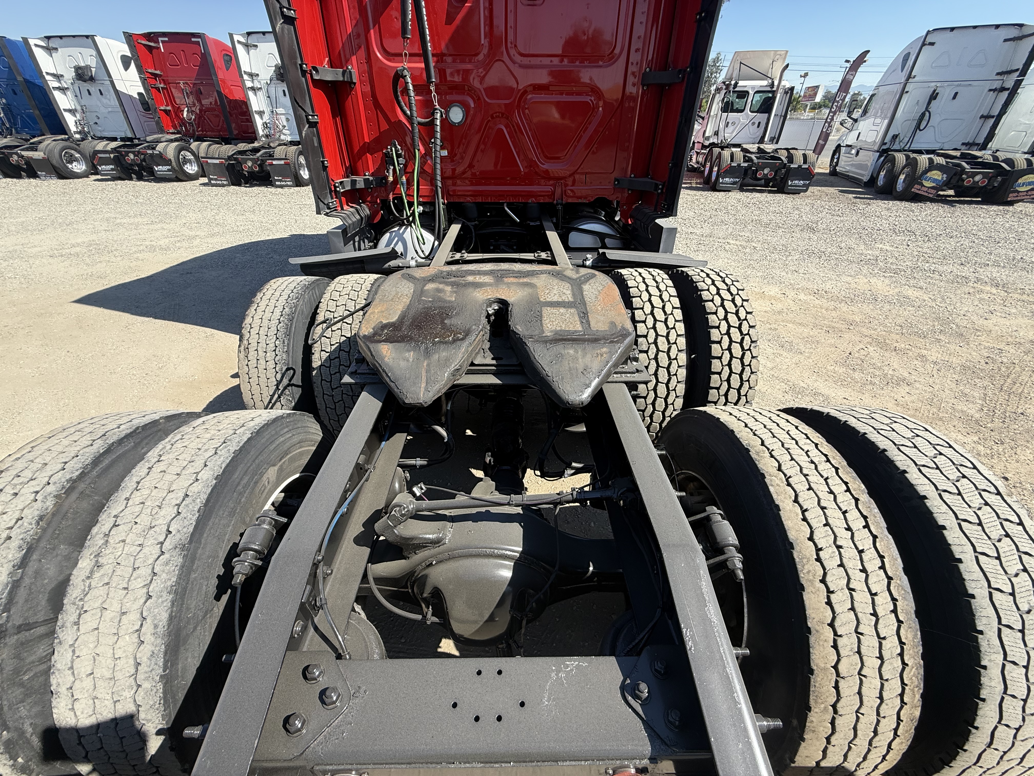 2020 FREIGHTLINER CASCADIA 126SLP - image 6