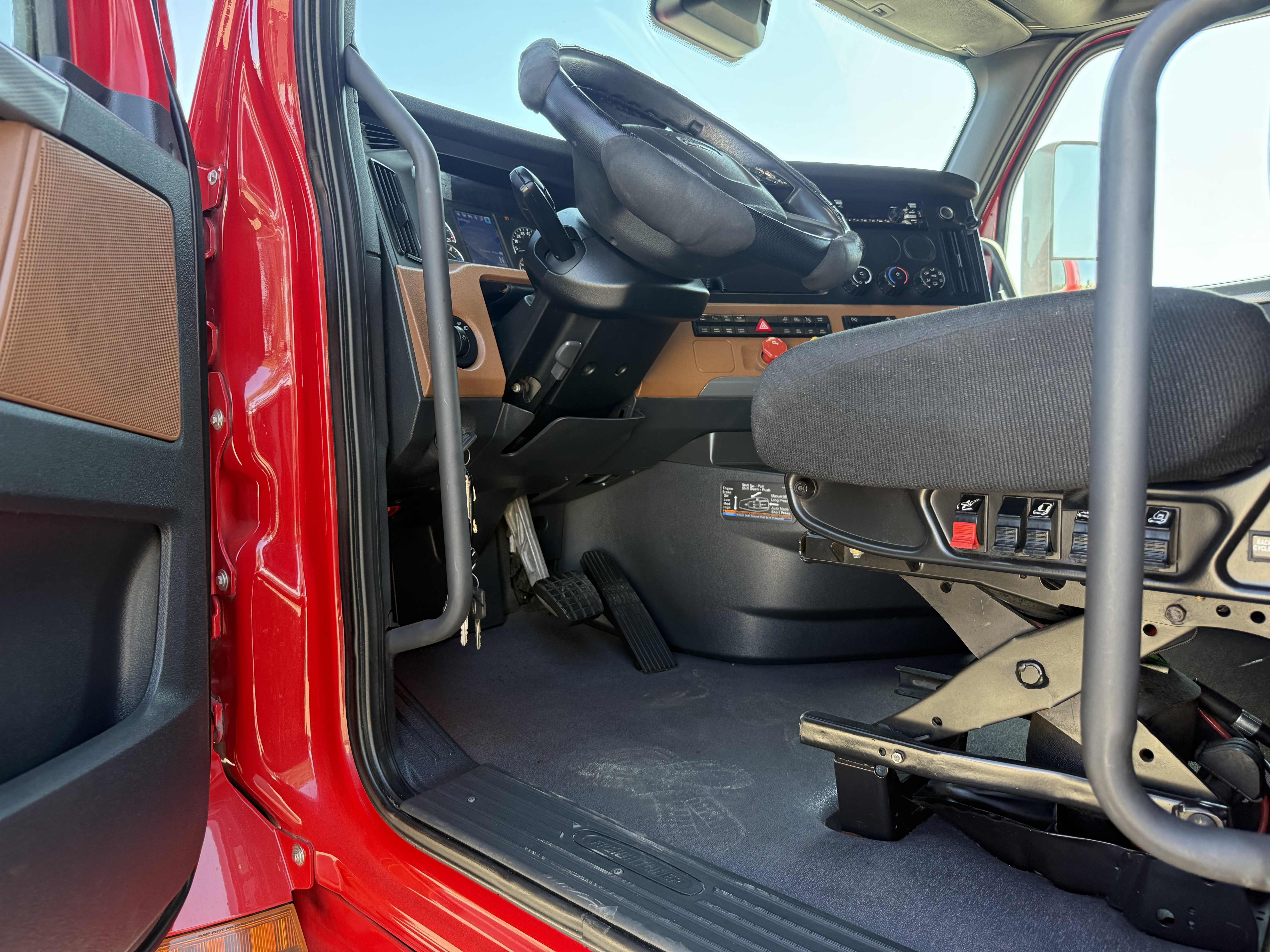 2020 FREIGHTLINER CASCADIA 126SLP - image 12