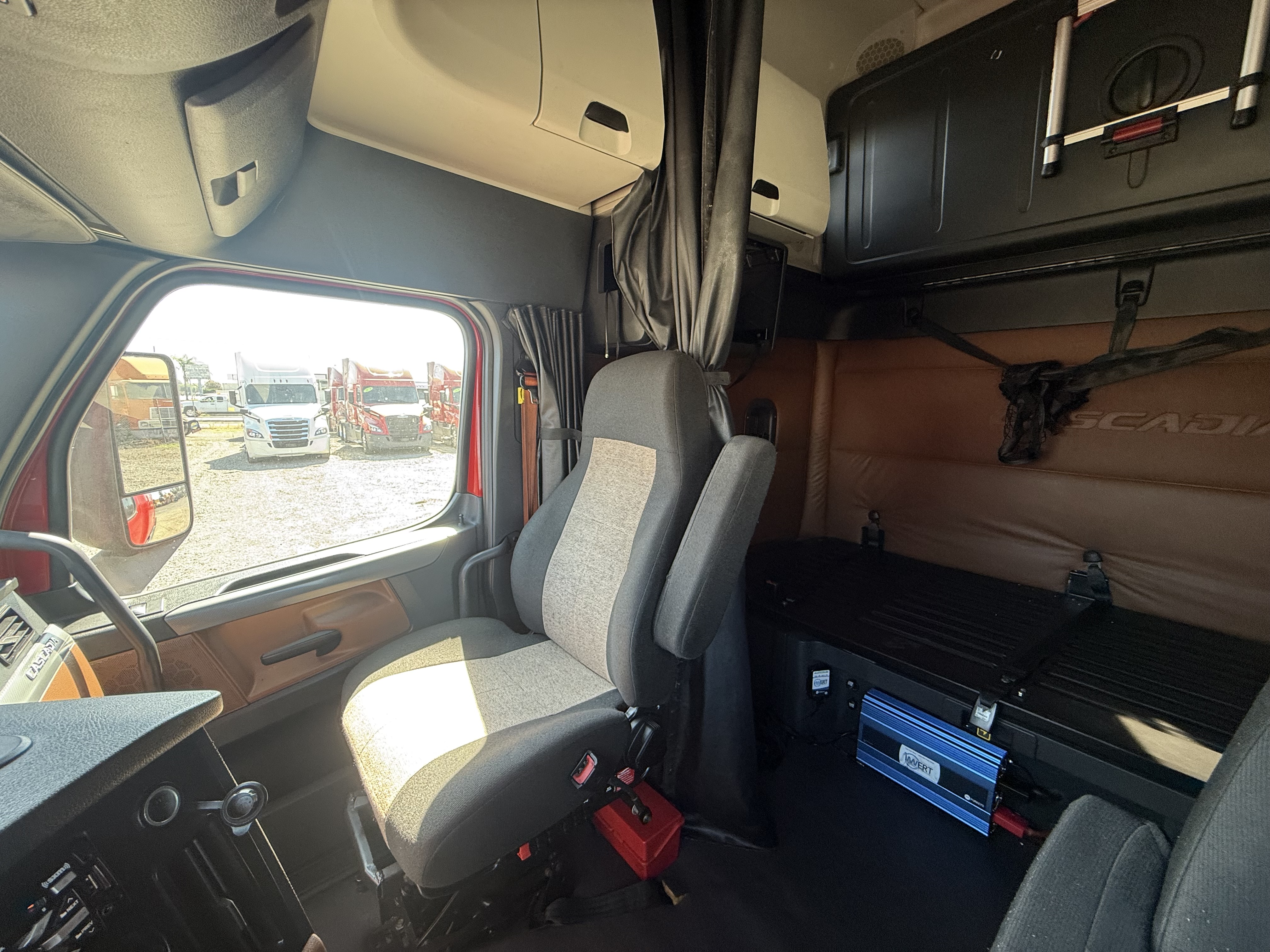 2020 FREIGHTLINER CASCADIA 126SLP - image 14