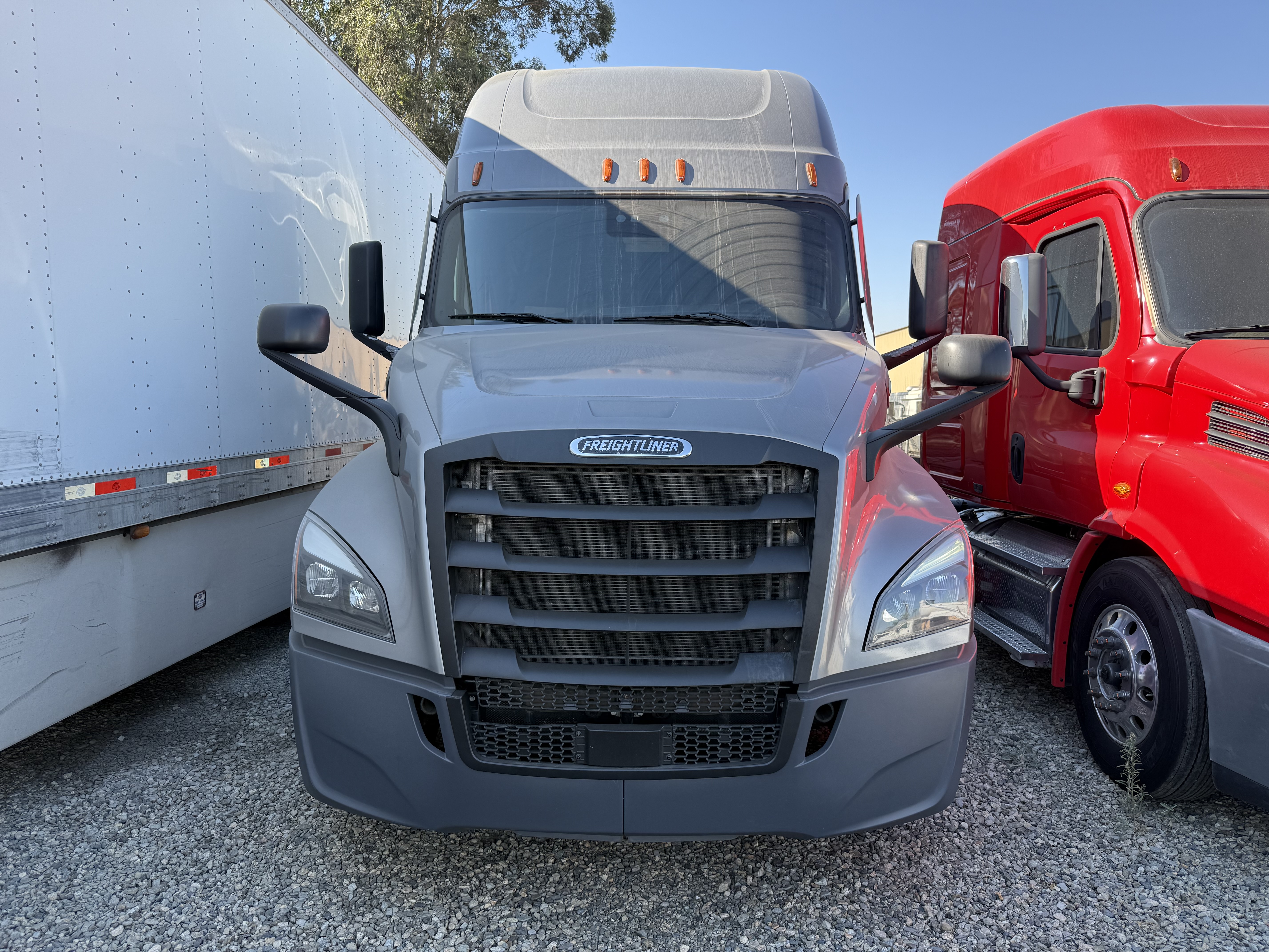 2021 FREIGHTLINER CASCADIA 126SLP - image 2