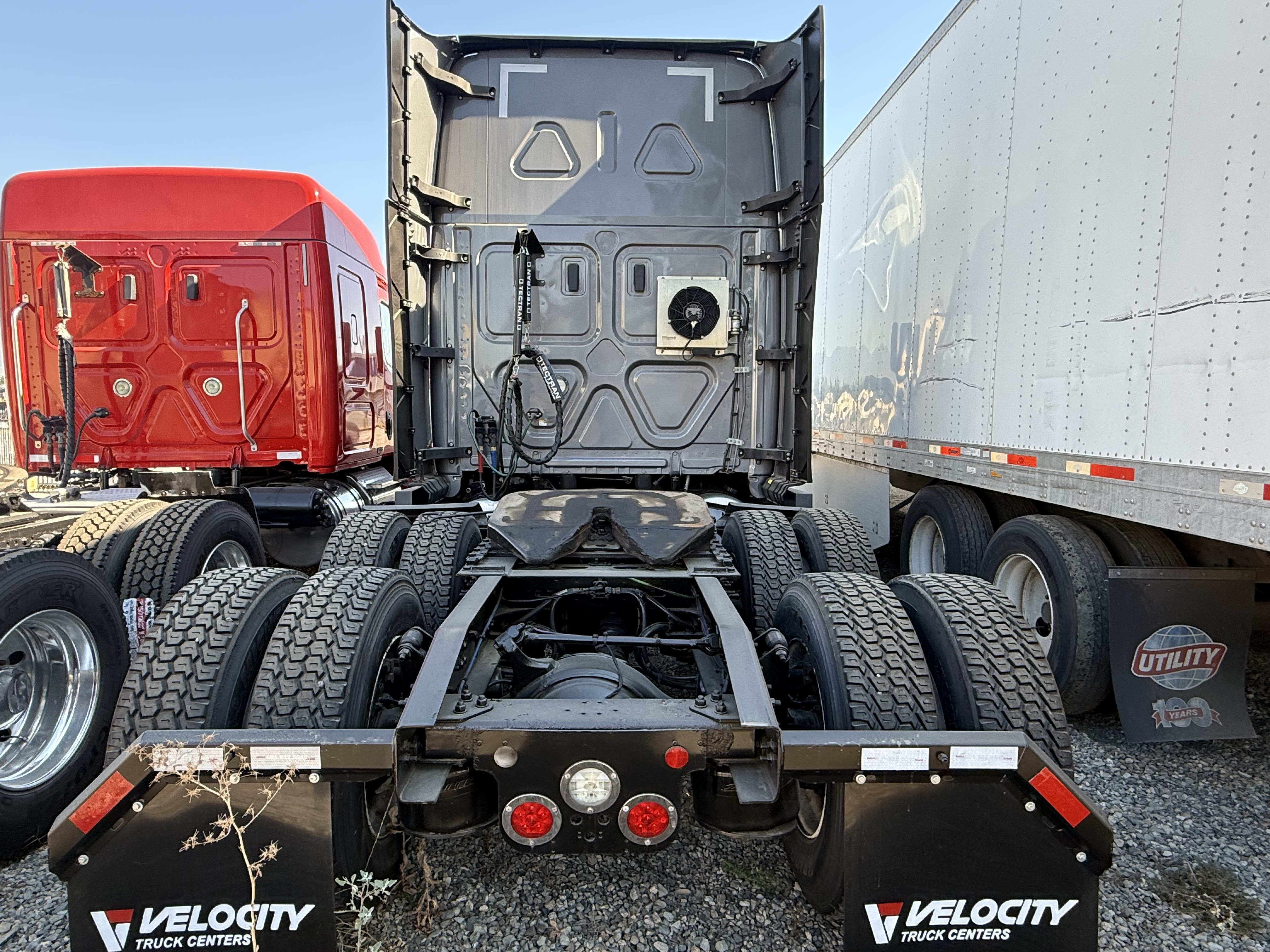 2021 FREIGHTLINER CASCADIA 126SLP - image 4