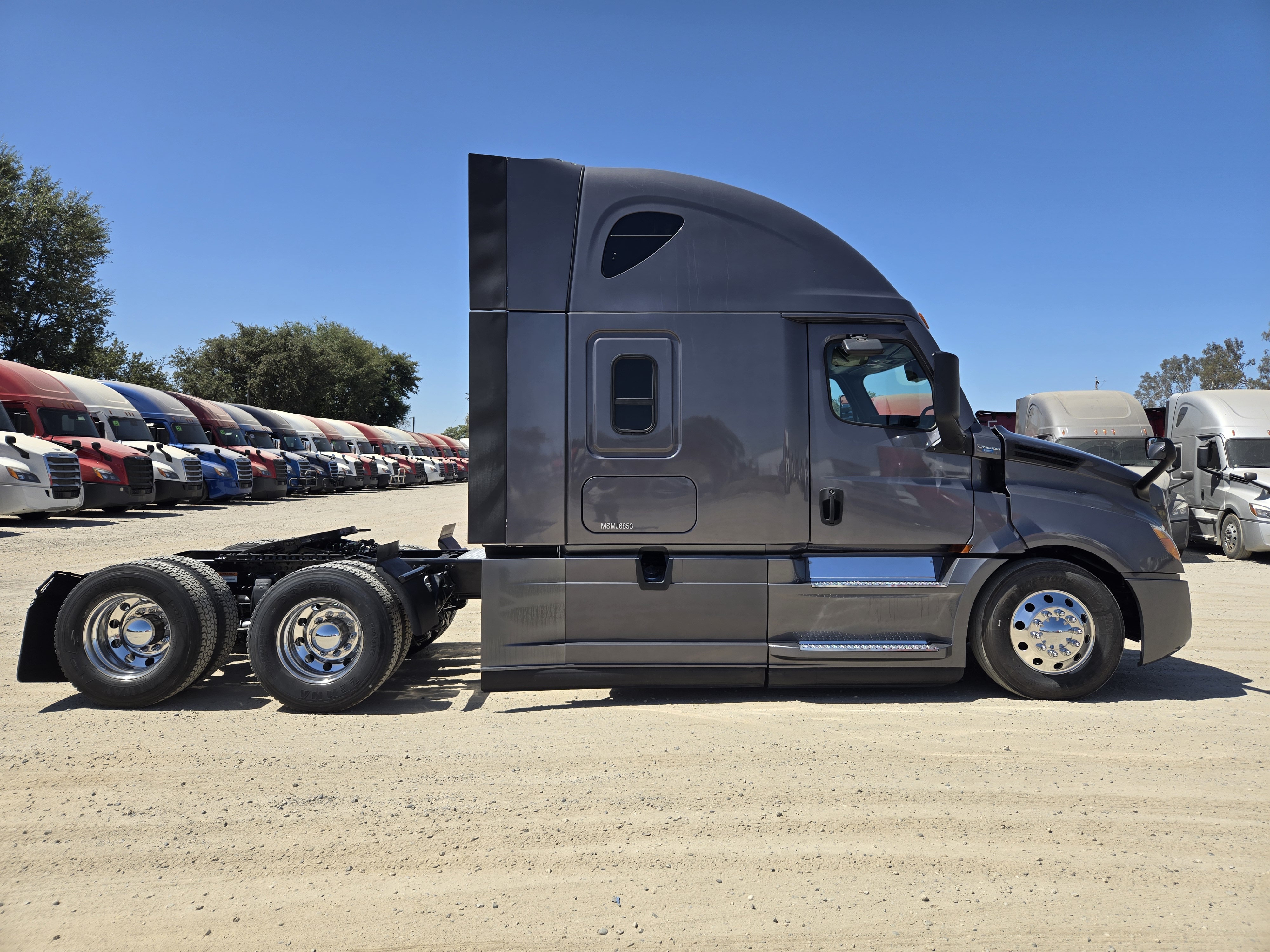 2021 FREIGHTLINER CASCADIA 126SLP - image 7