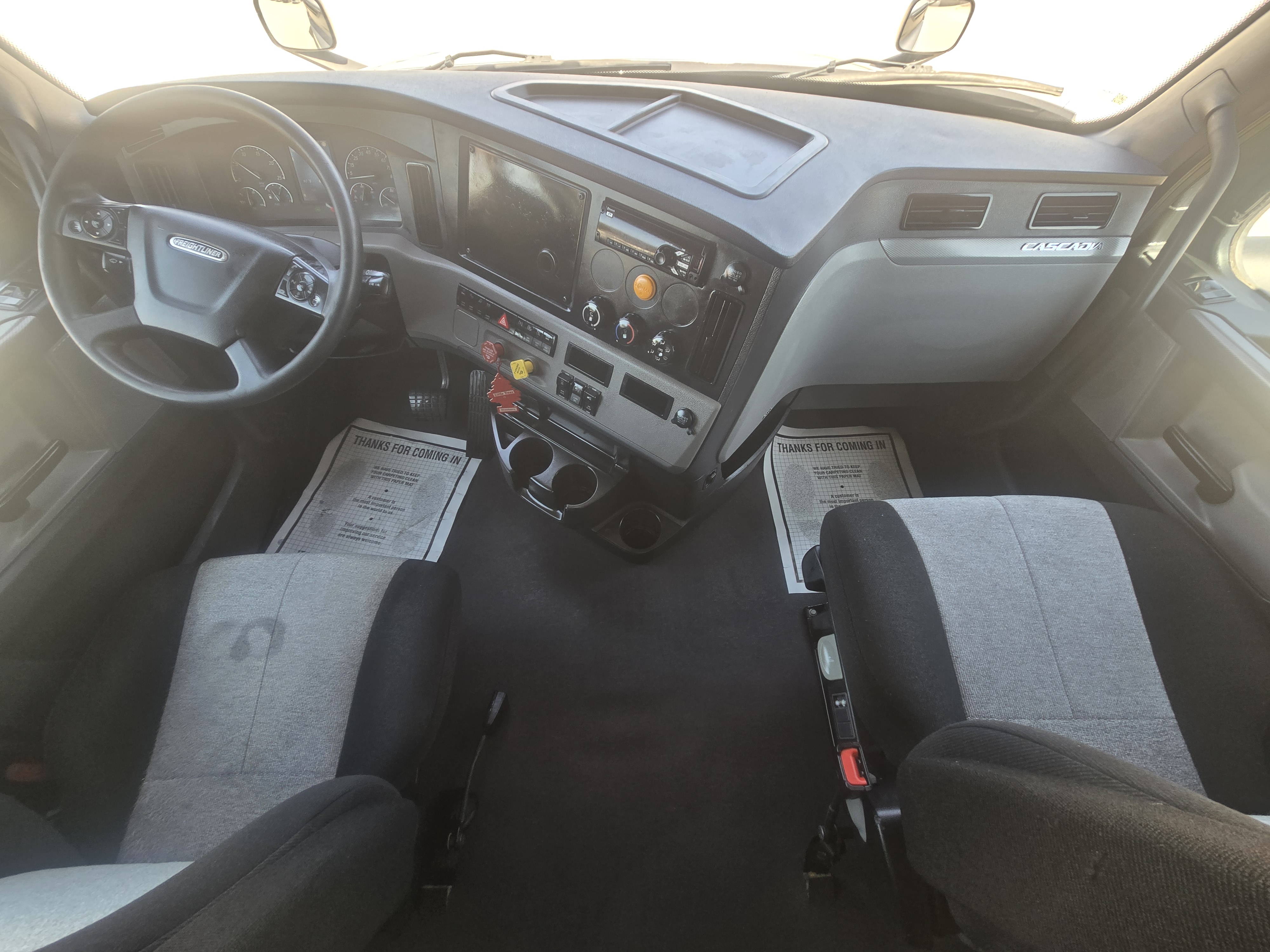 2021 FREIGHTLINER CASCADIA 126SLP - image 17