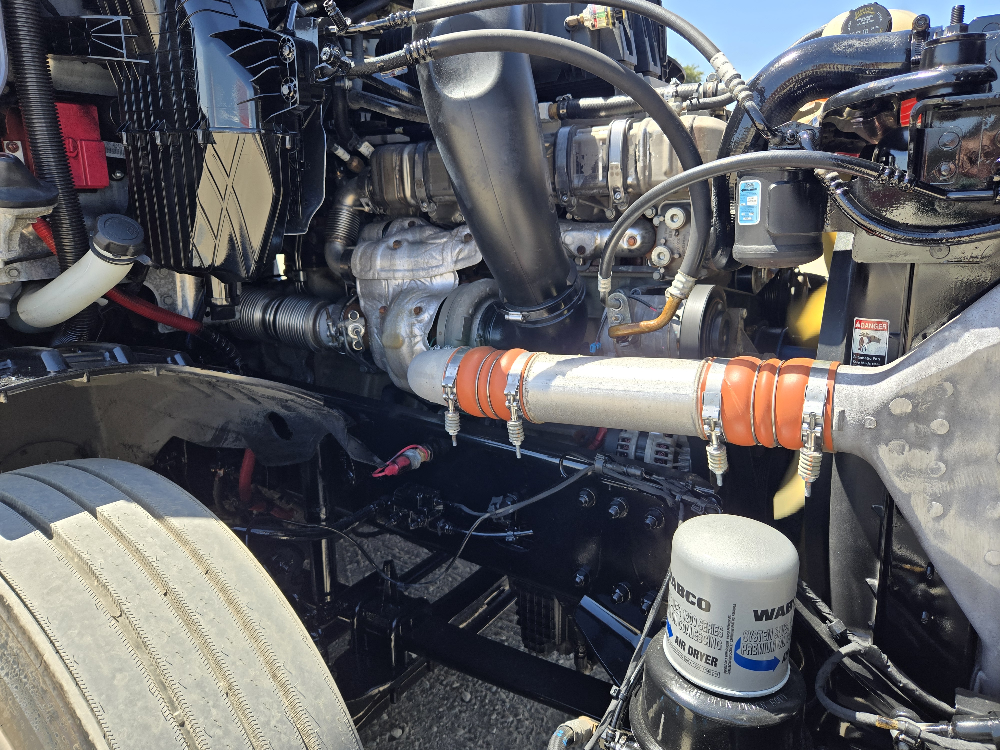 2021 FREIGHTLINER CASCADIA 126SLP - image 9