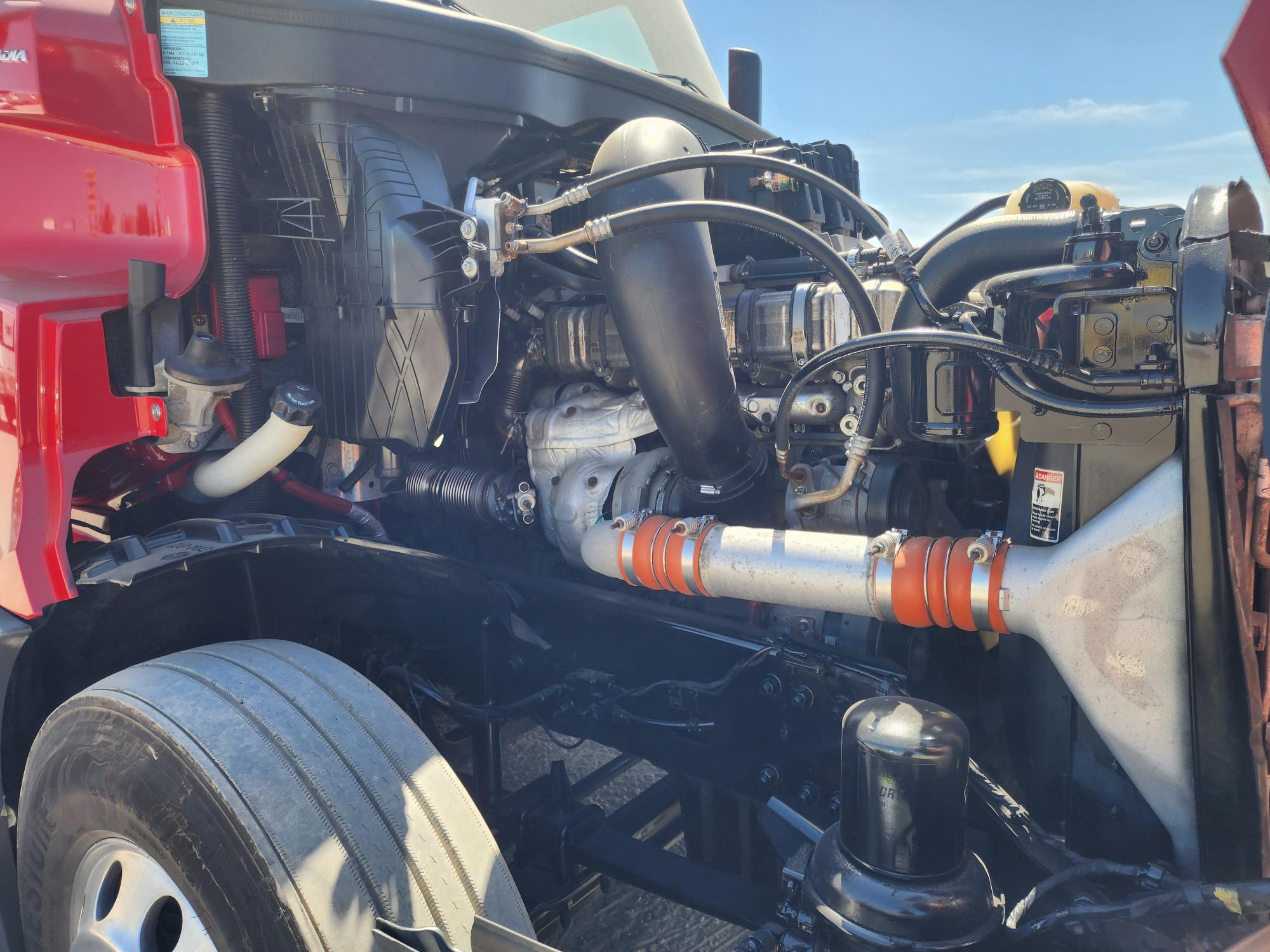 2020 FREIGHTLINER CASCADIA 126SLP - image 10