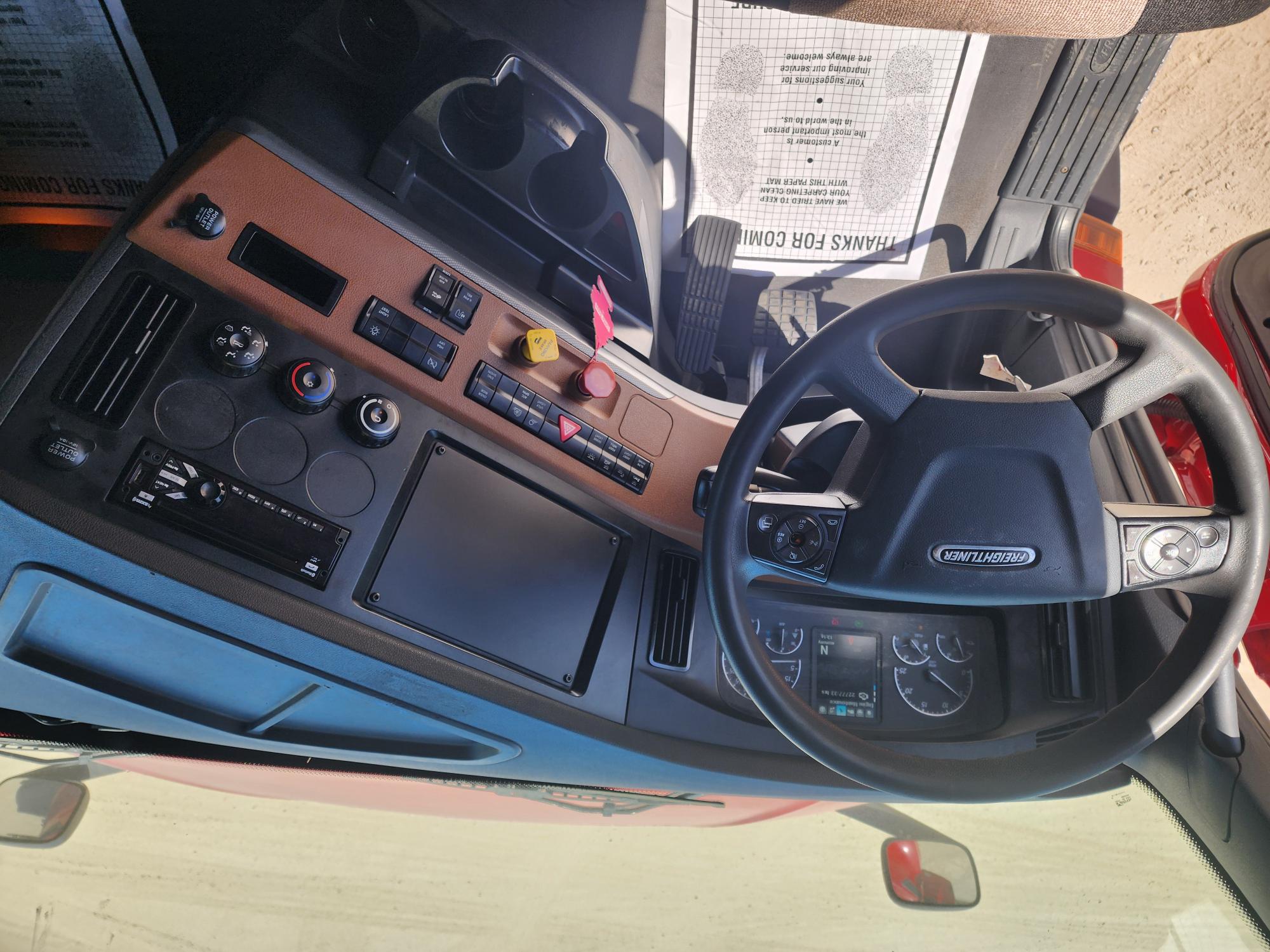 2020 FREIGHTLINER CASCADIA 126SLP - image 19