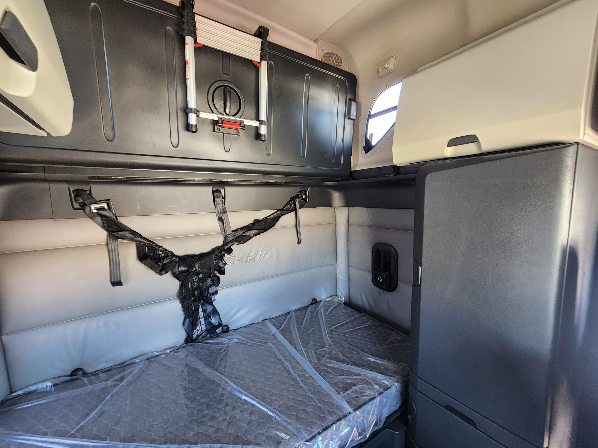 2022 FREIGHTLINER CASCADIA 126SLP - image 22