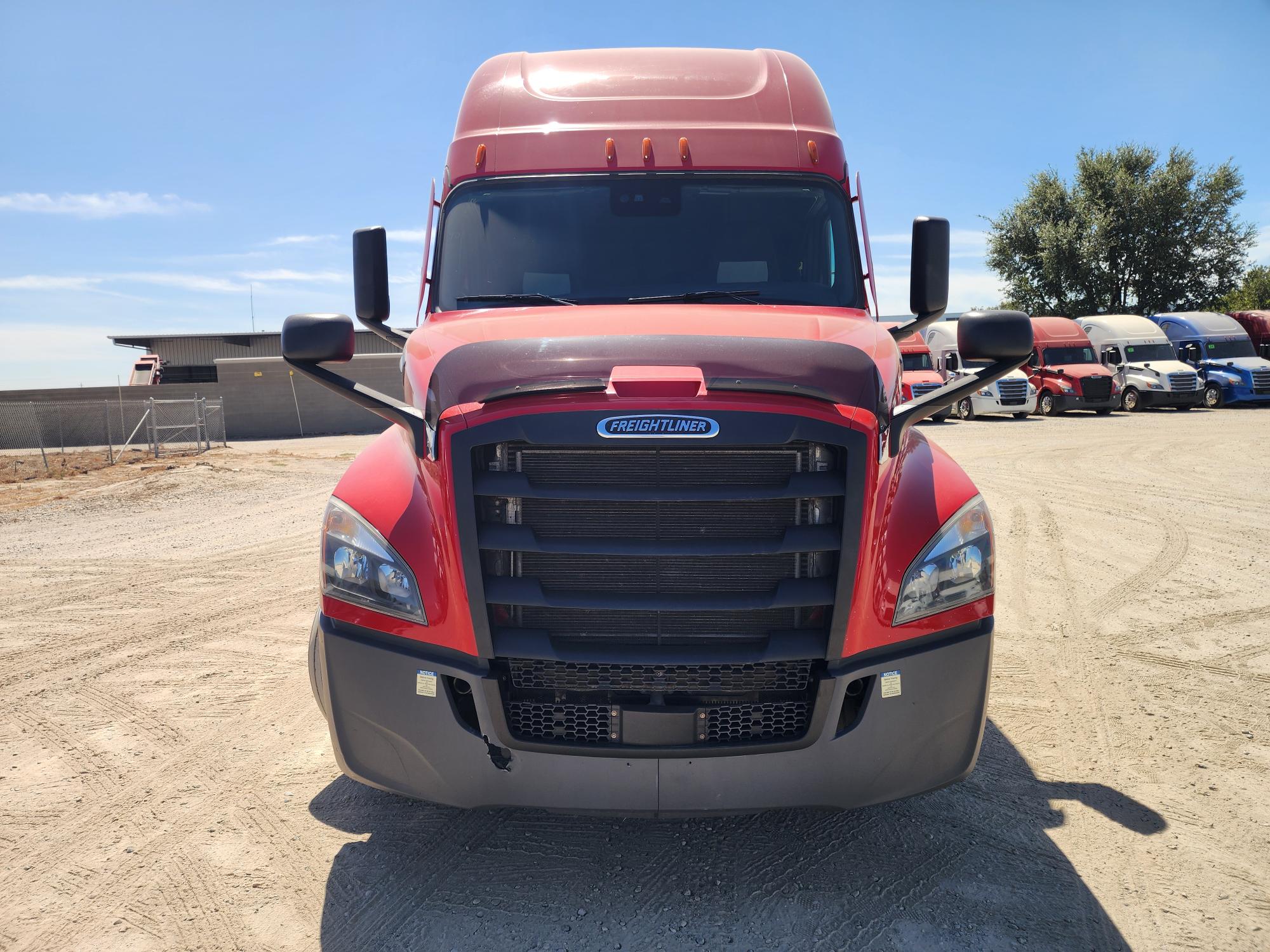 2022 FREIGHTLINER CASCADIA 126SLP - image 2