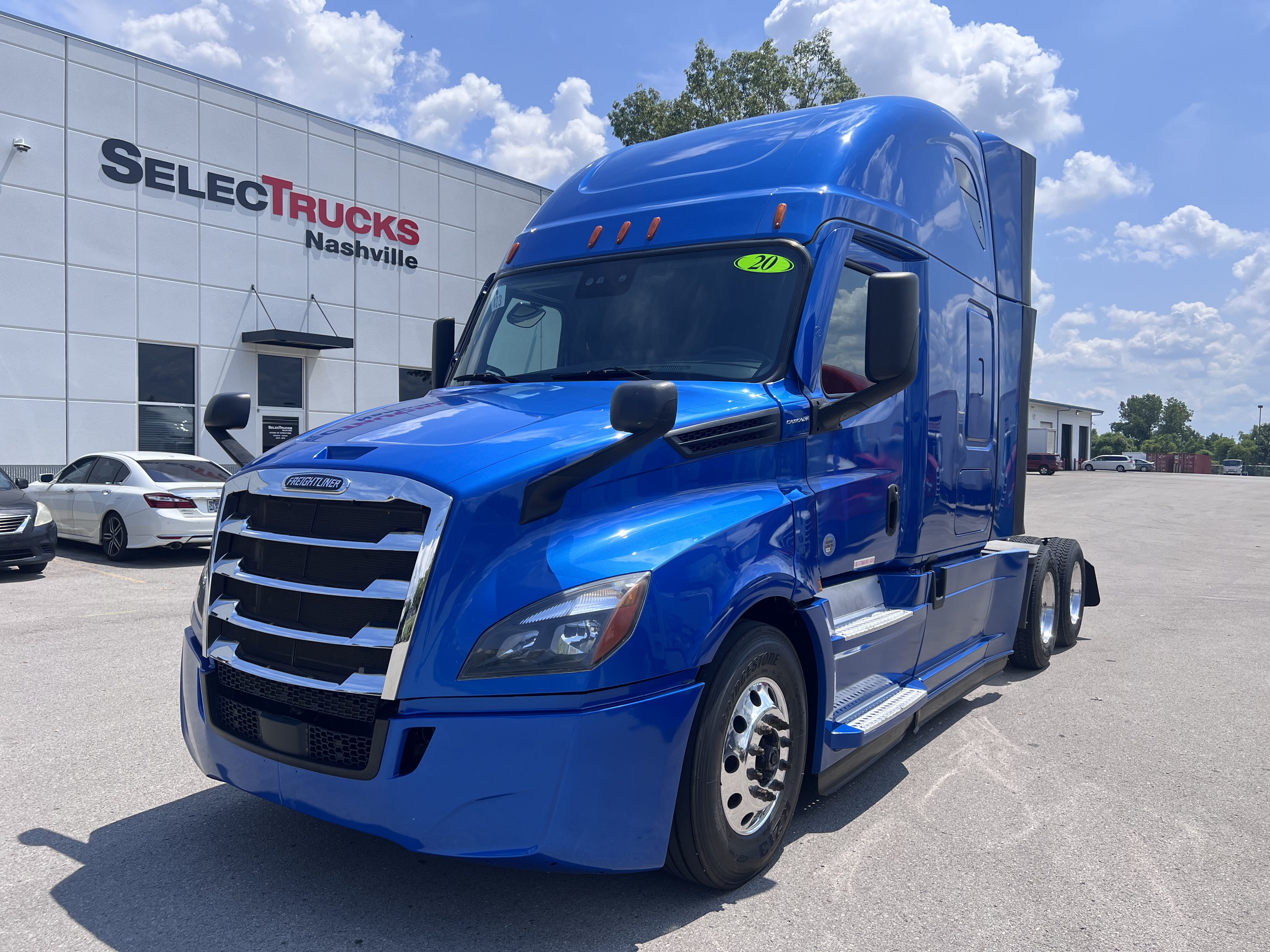 2021 FREIGHTLINER CASCADIA 126SLP - image 1
